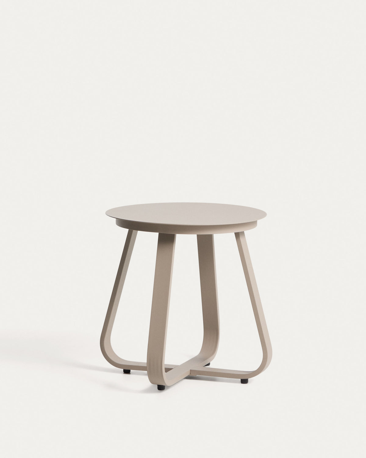 Outdoor Beistelltisch Tamaris aus Aluminium in Taupe Ø 48 cm in Taupe, Beige, Ecru präsentiert im Onlineshop von KAQTU Design AG. Beistelltisch Outdoor ist von Kave Home