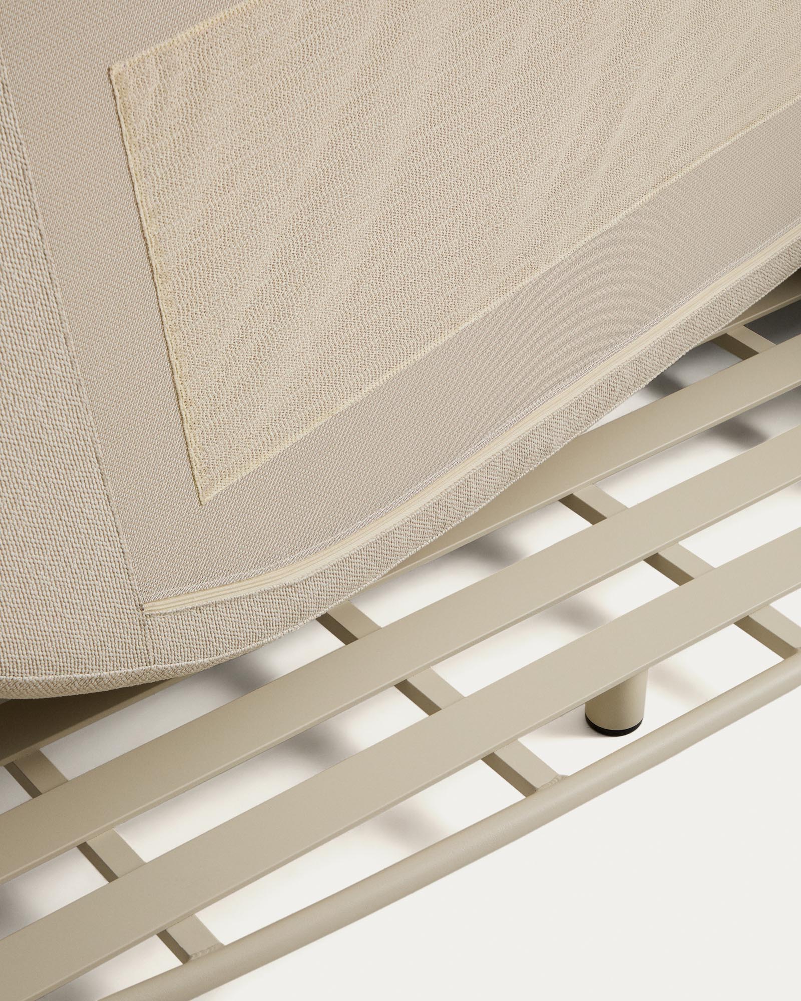 Modernes 2-Sitzer-Sofa Osani in Ecru mit taupefarbenem Seil, perfekt für gemütliche Lounges und stilvolle Einrichtungsideen.