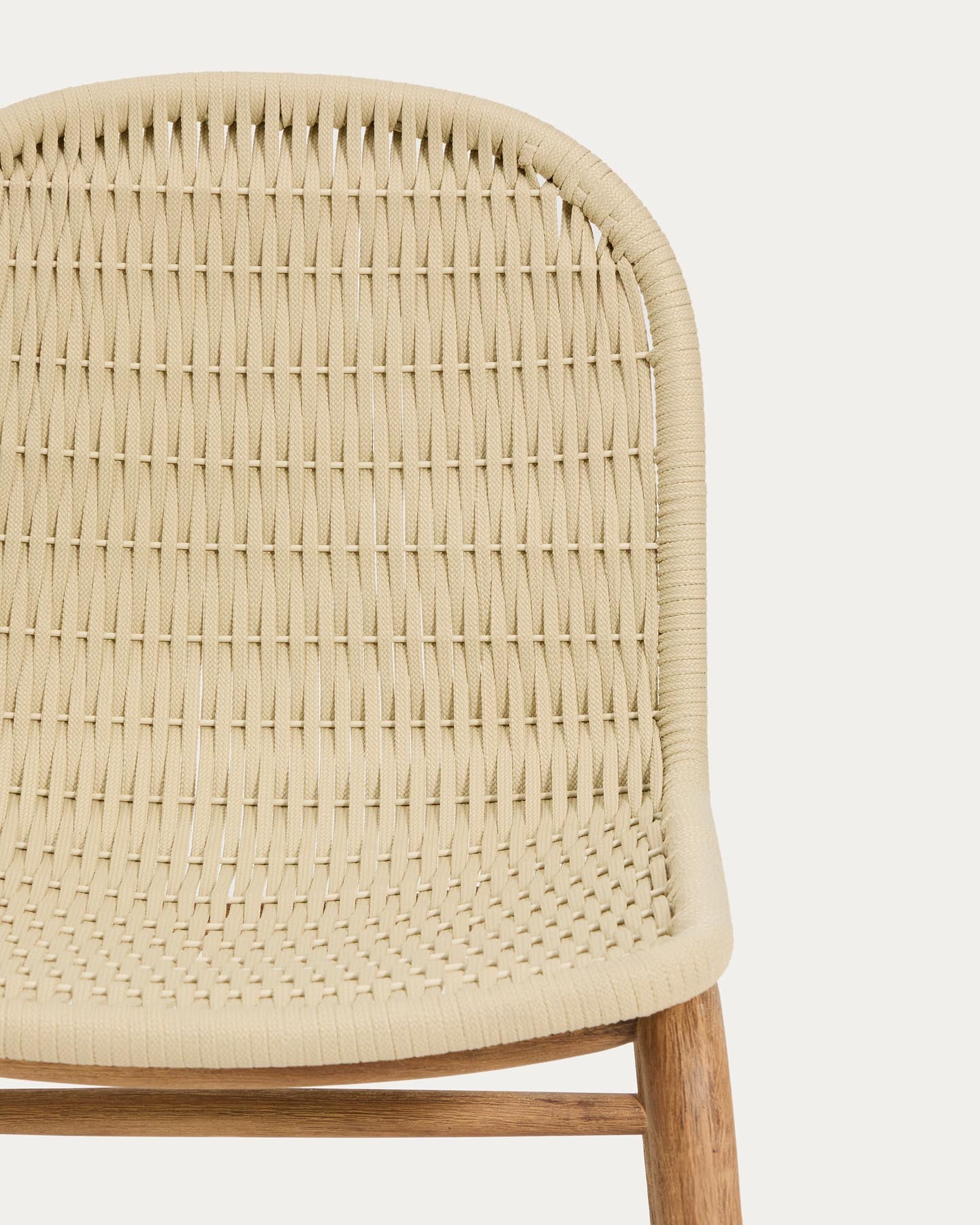 Set mit Tisch Sori aus massivem Akazienholz und 6 Stühlen Alipa aus massivem Akazienholz und ecrufarbenem Seil, 200 x 100 cm FSC 100 % in Braun präsentiert im Onlineshop von KAQTU Design AG. Loungeset ist von Kave Home