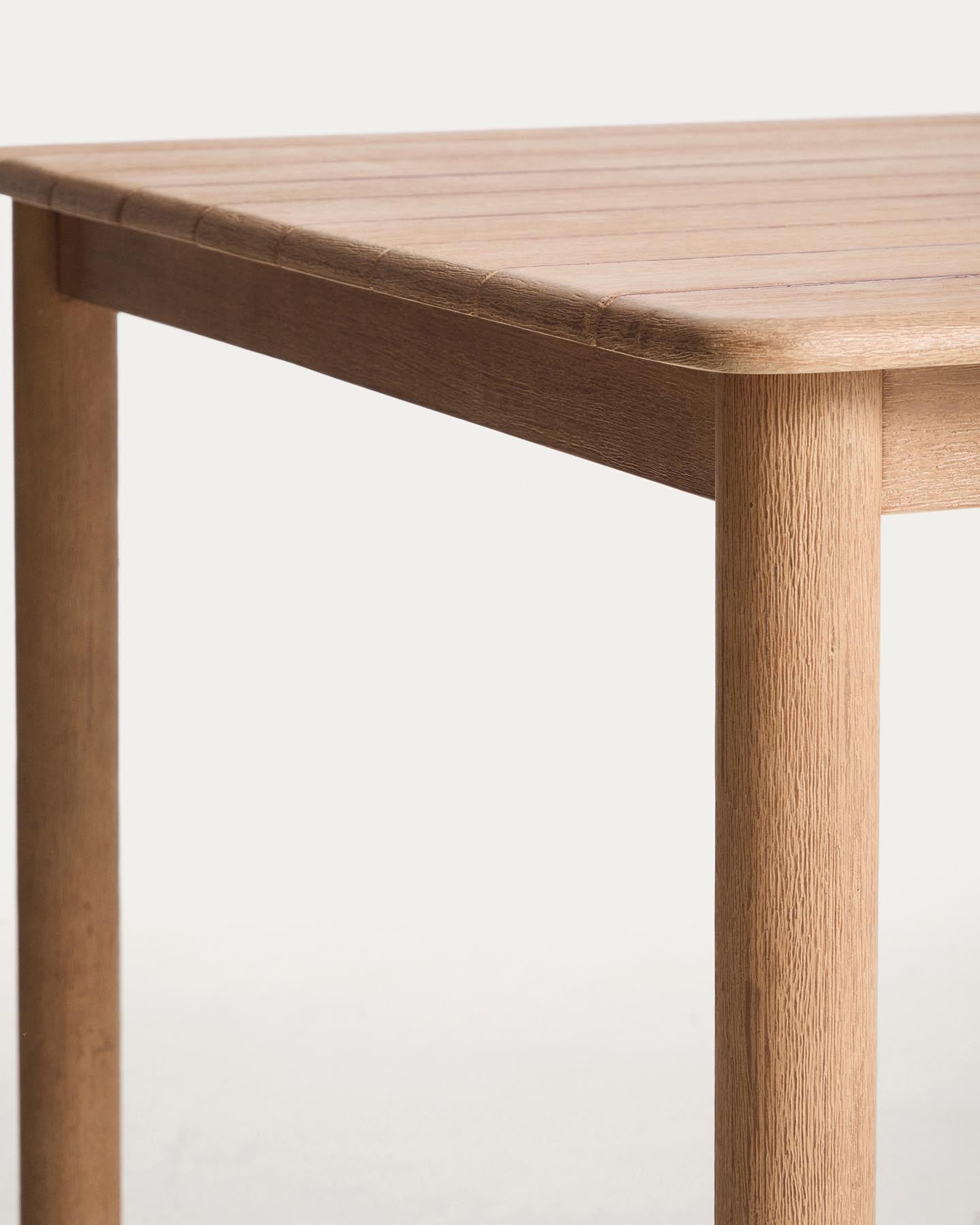 Set mit Tisch Sori aus massivem Akazienholz und 6 Stühlen Alipa aus massivem Akazienholz und ecrufarbenem Seil, 200 x 100 cm FSC 100 % in Braun präsentiert im Onlineshop von KAQTU Design AG. Loungeset ist von Kave Home