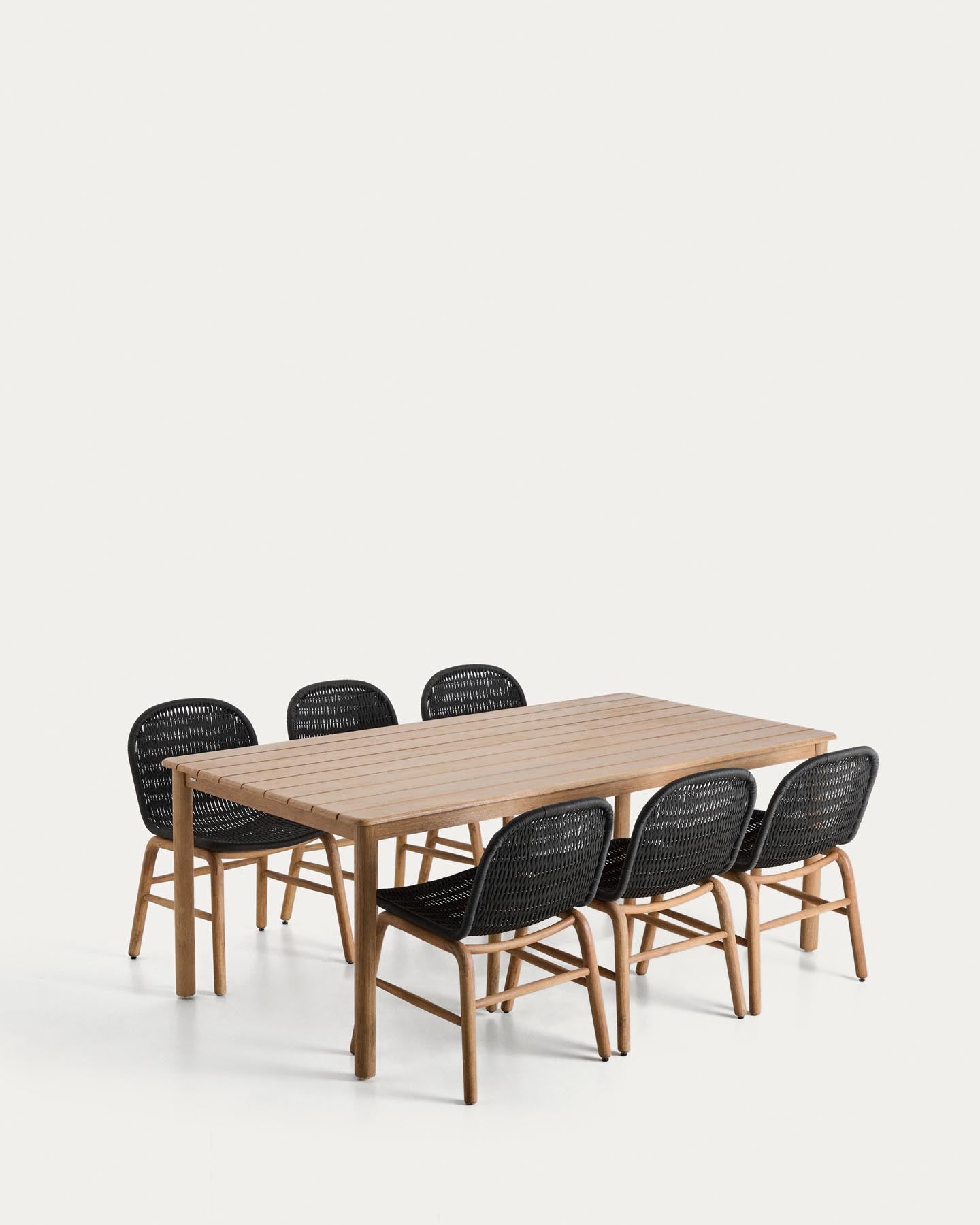 Set mit Tisch Sori aus massivem Akazienholz und 6 Stühlen Alipa aus massivem Akazienholz und graphitgrauem Seil, 200 x 100 cm FSC 100 % in Braun präsentiert im Onlineshop von KAQTU Design AG. Loungeset ist von Kave Home