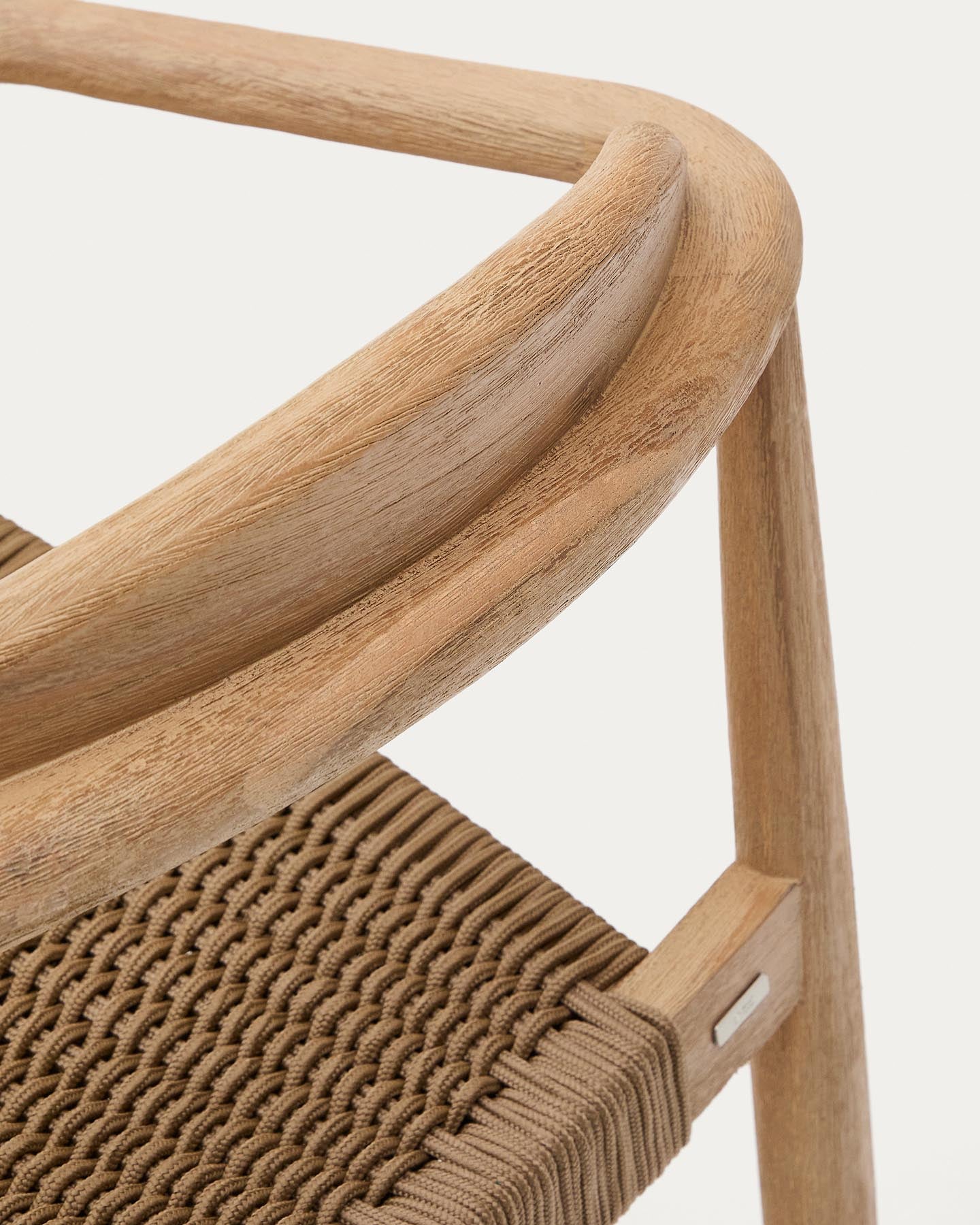 Set mit Tisch Sori aus massivem Akazienholz und 4 Stapelstühlen Nina aus massivem Akazienholz und beigem Seil, 200 x 100 cm FSC 100 % in Braun präsentiert im Onlineshop von KAQTU Design AG. Loungeset ist von Kave Home