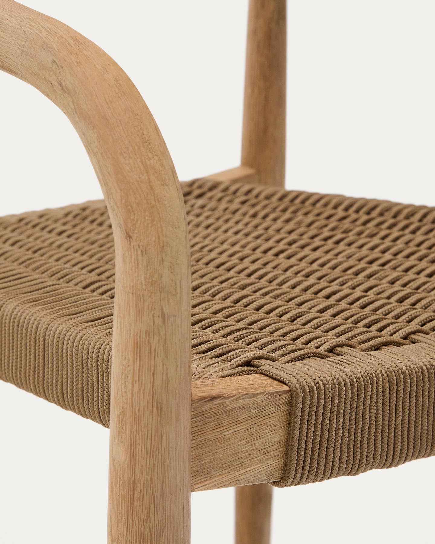 Set mit Tisch Sori aus massivem Akazienholz und 4 Stapelstühlen Nina aus massivem Akazienholz und beigem Seil, 200 x 100 cm FSC 100 % in Braun präsentiert im Onlineshop von KAQTU Design AG. Loungeset ist von Kave Home