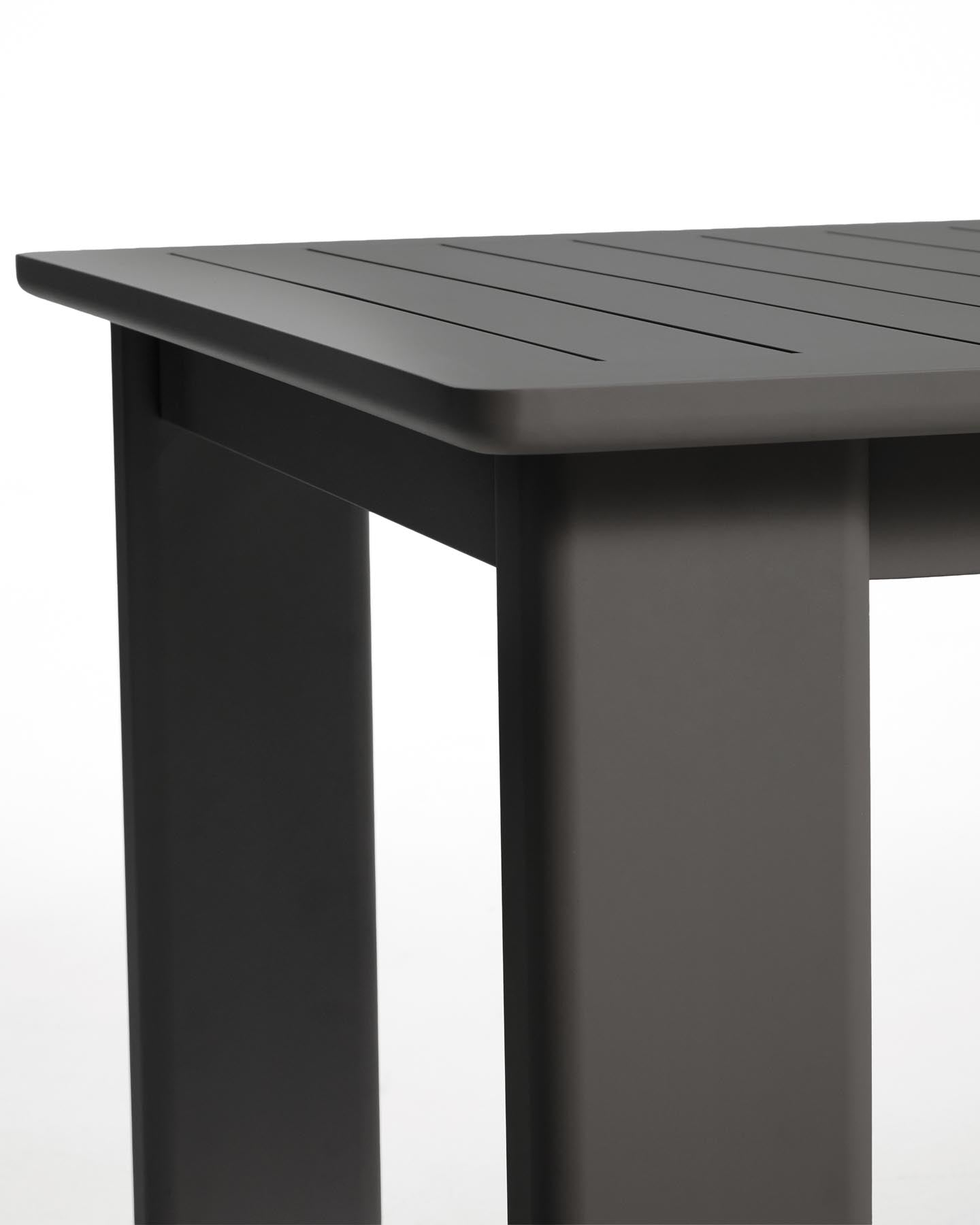 Set mit Ausziehtisch Livorno aus Aluminium in Graphit und 6 Stühlen Alimia aus Aluminium in Graphit und Synthetikseil in Grau, 233 (350) x 100 cm in Graphit präsentiert im Onlineshop von KAQTU Design AG. Loungeset ist von Kave Home