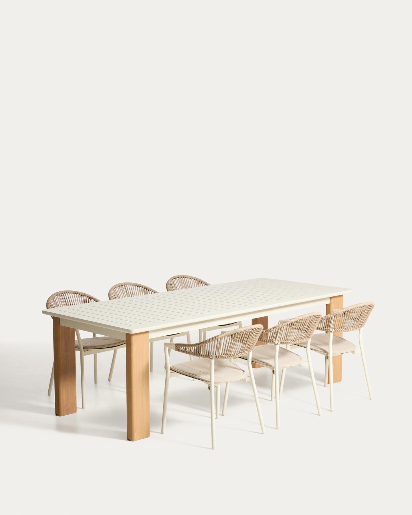 Set Ausziehtisch Livorno aus Aluminium in Ecru, Beine in Holzoptik, 6 Stühle Alimia aus Aluminium in Ecru und Synthetikseil Beige, 233 (350) x 100 cm in Ecru präsentiert im Onlineshop von KAQTU Design AG. Loungeset ist von Kave Home