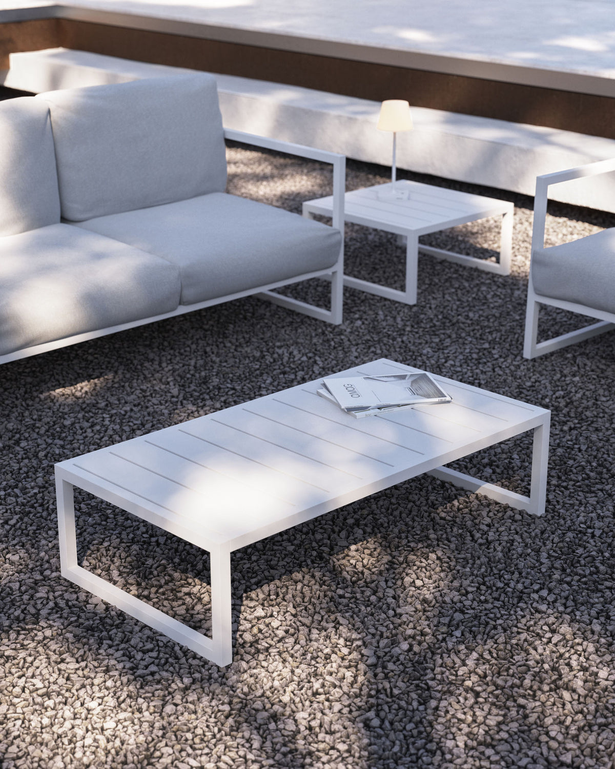 Couchtisch Comova 100% outdoor aus Aluminium weiss 60 x 114 cm in Weiss präsentiert im Onlineshop von KAQTU Design AG. Loungetisch ist von Kave Home