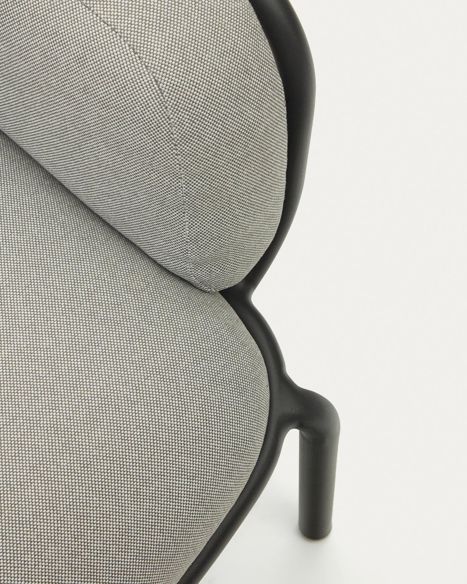 Modernes 2-Sitzer-Gartensofa aus robustem Aluminium mit zeitlosem grauen Finish, ideal für stilvolle Entspannung im Freien.