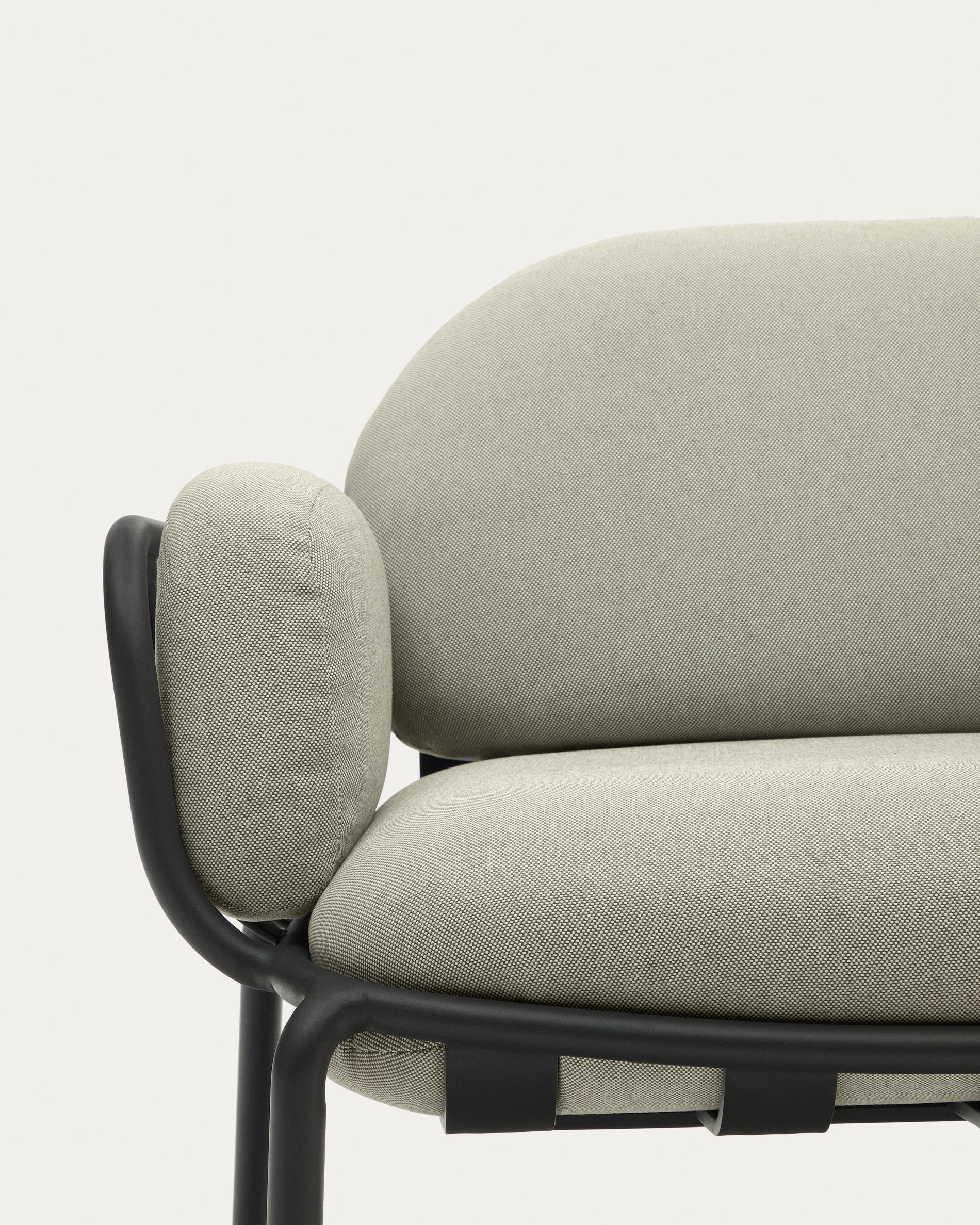 3-Sitzer-Outdoor-Sofa Joncols mit Bezug in Beige aus Aluminium mit grau lackiertem Finish 225 cm in Grau präsentiert im Onlineshop von KAQTU Design AG. Loungesofa ist von Kave Home