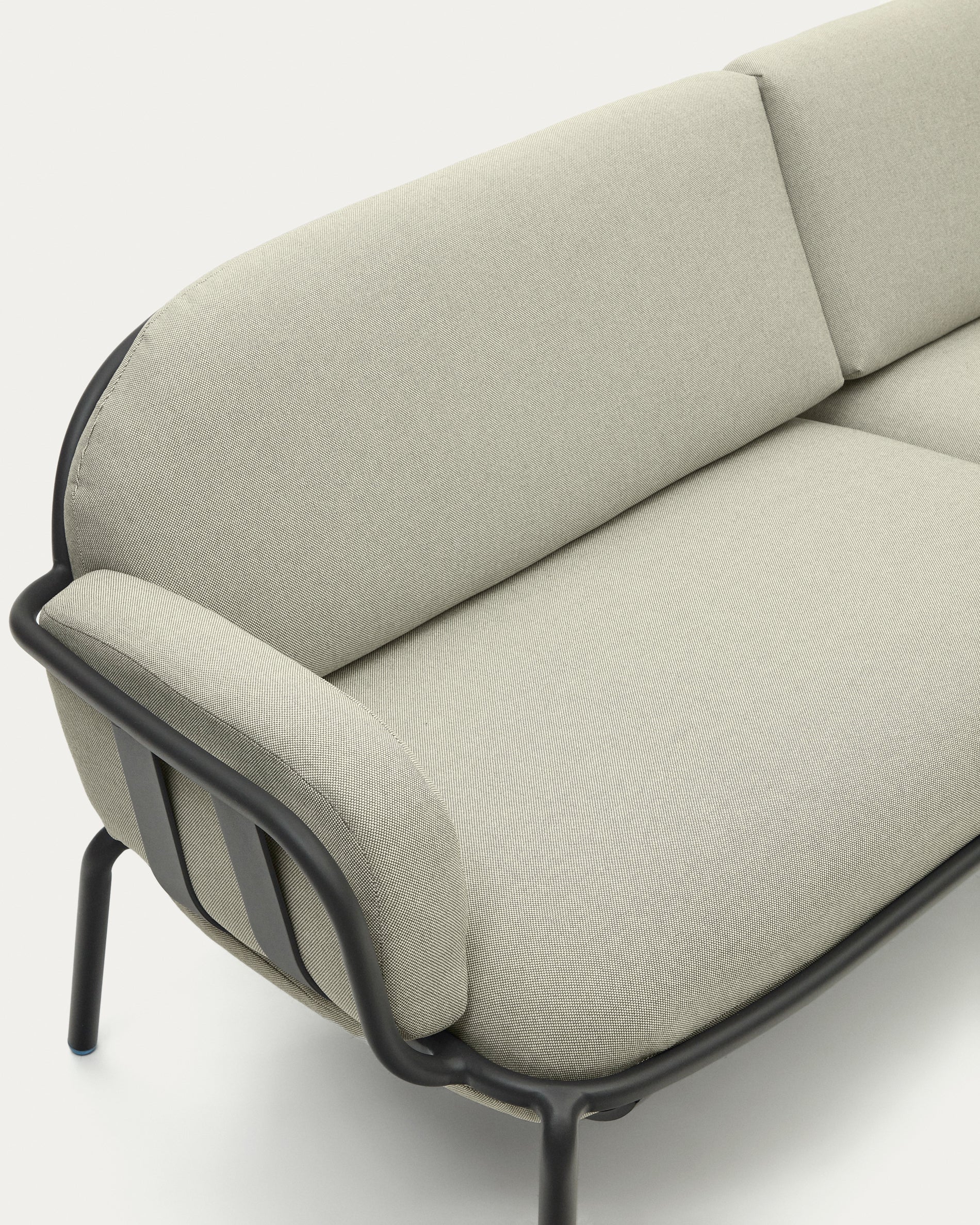 3-Sitzer-Outdoor-Sofa Joncols mit Bezug in Beige aus Aluminium mit grau lackiertem Finish 225 cm in Grau präsentiert im Onlineshop von KAQTU Design AG. Loungesofa ist von Kave Home