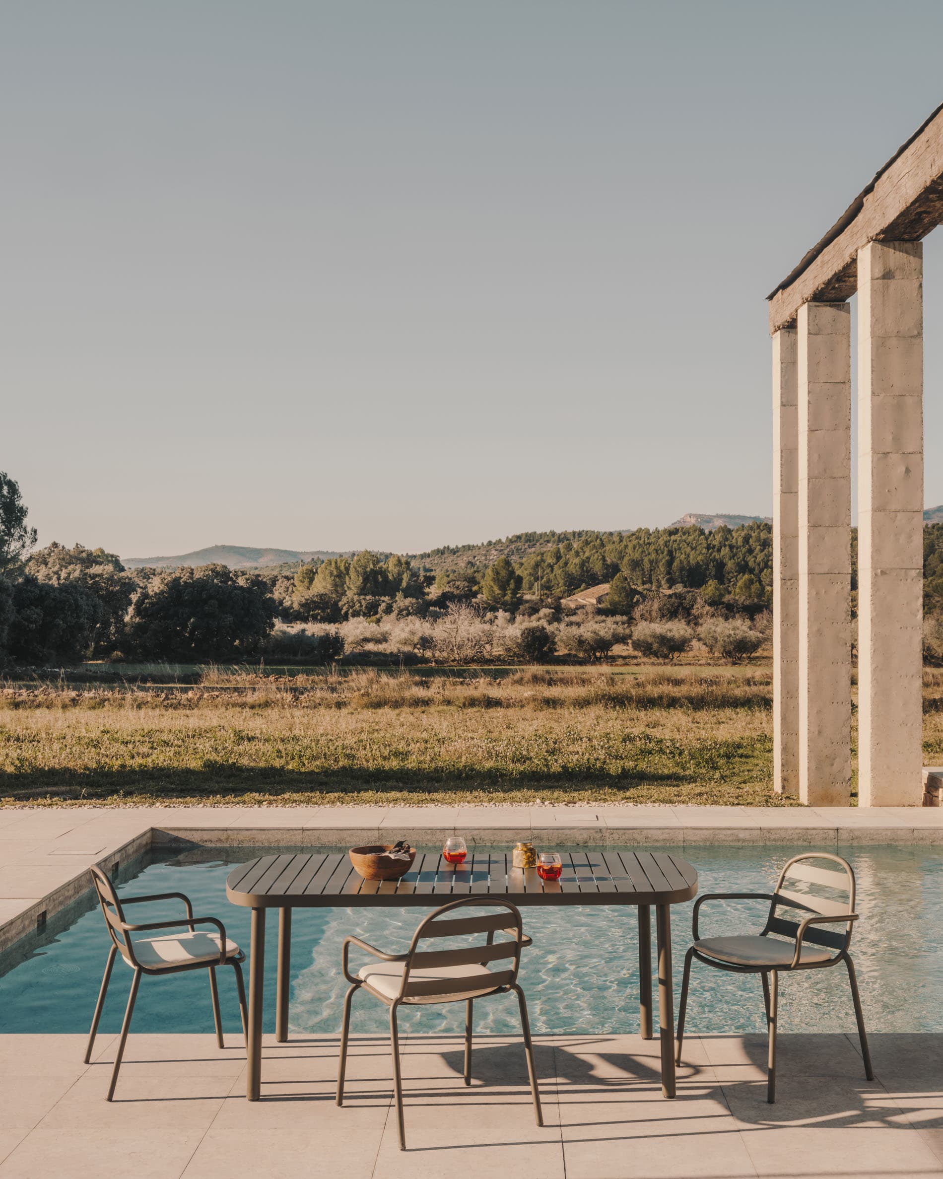 Stuhlkissen Joncols in Beige, 43 x 41 cm, von Kave Home. Ideal für bequeme und elegante Sitzmöglichkeiten in Ihrem Zuhause.