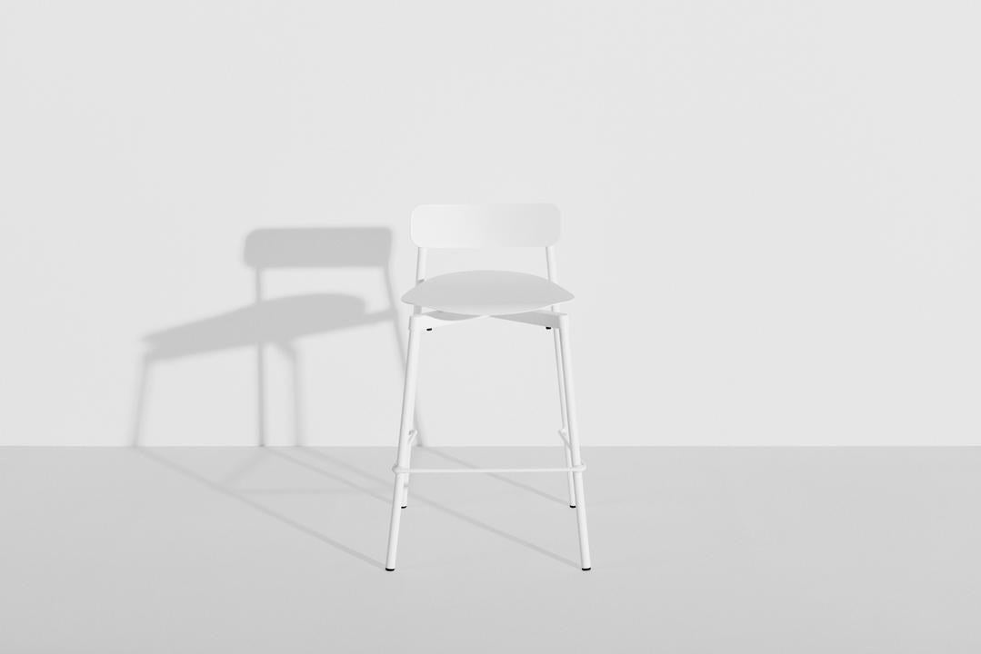 Barhocker Fromme aus schwarzem Aluminium mit mattierter, grained anti-UV-Pulverbeschichtung, schlanke Silhouette, Sitzhöhe 65cm.