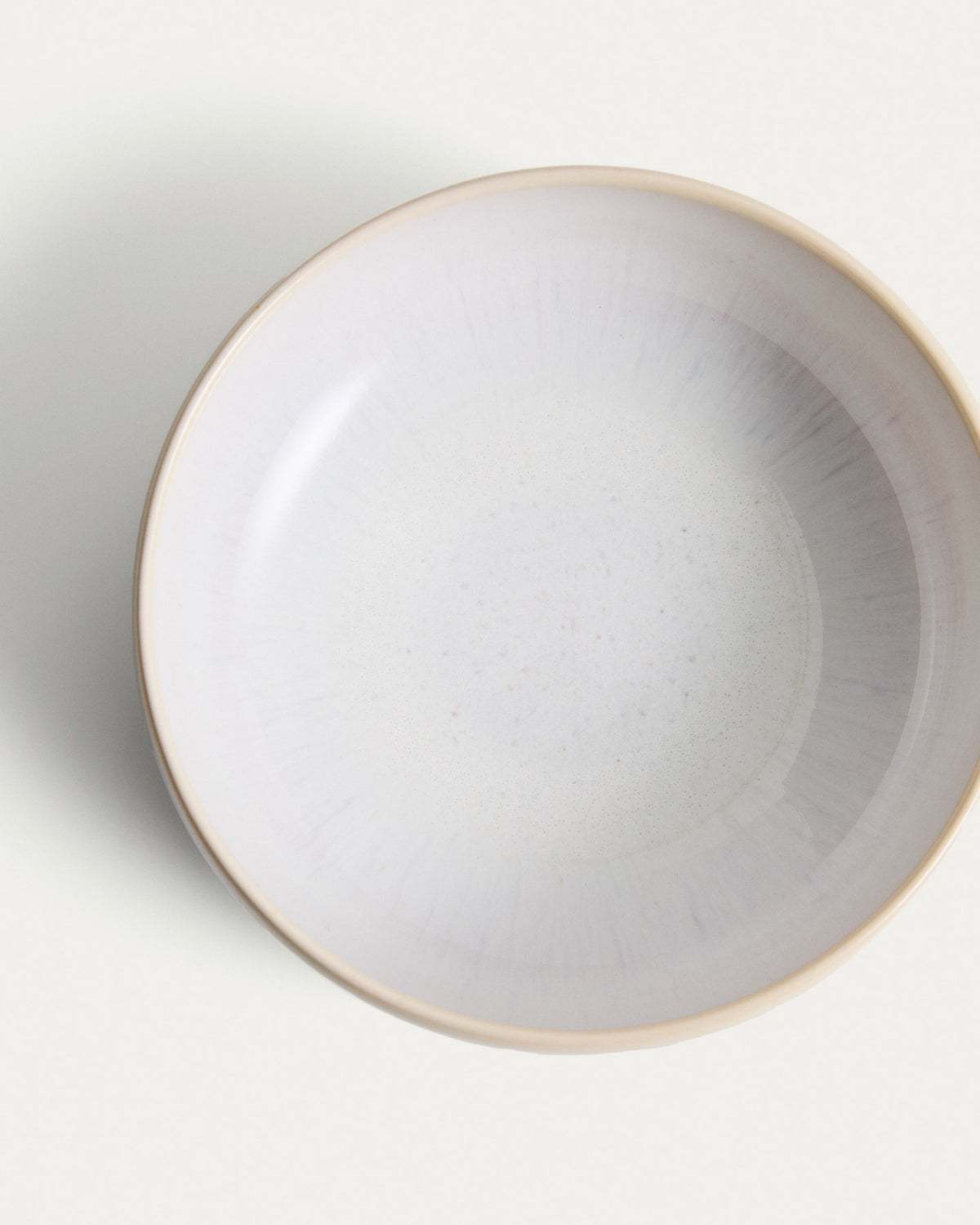 Schale Uilo aus Keramik in Weiss in Weiss präsentiert im Onlineshop von KAQTU Design AG. Schale ist von Kave Home
