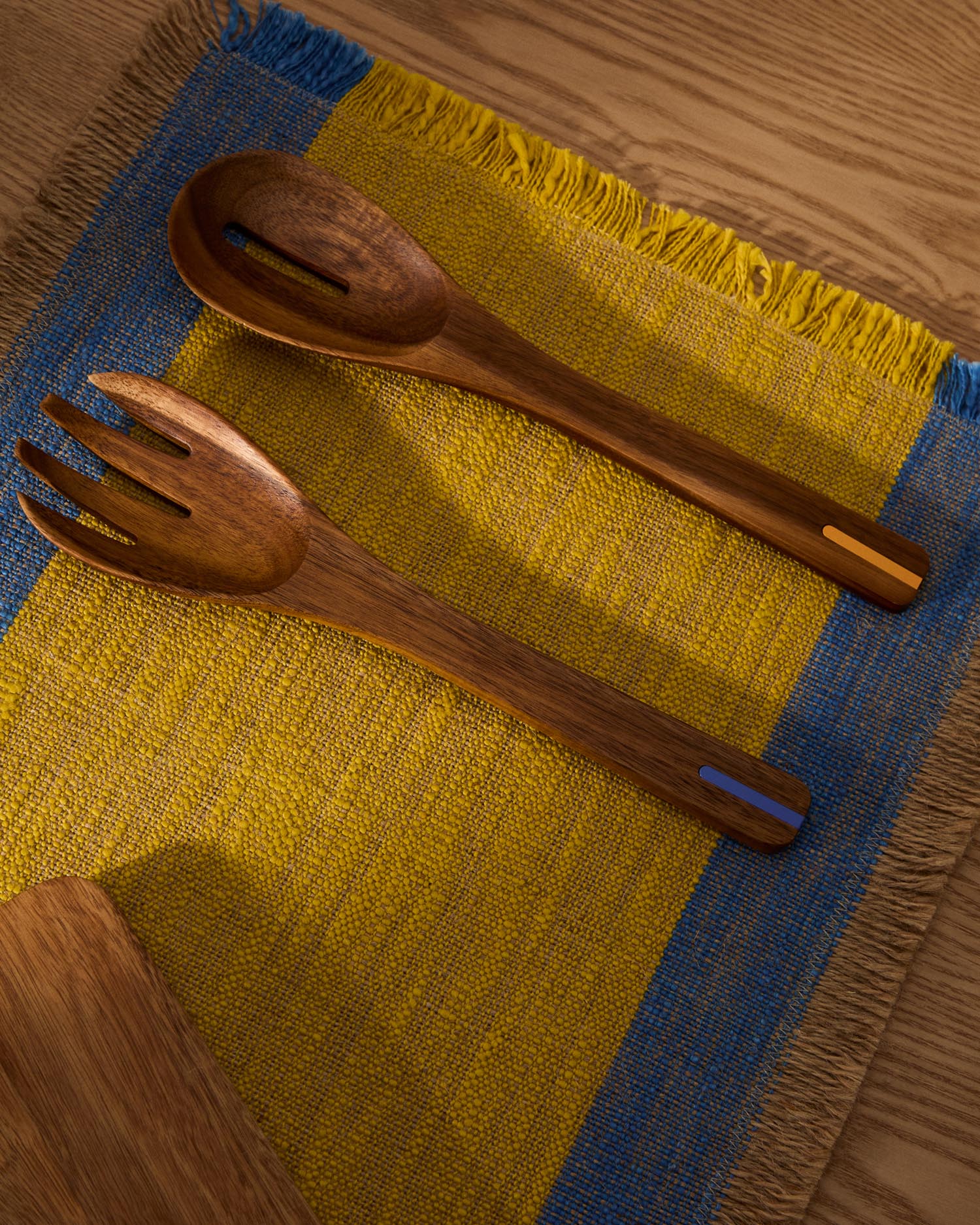 Küchenutensil Zairin aus Akazienholz FSC 100 % und Metall in Natur präsentiert im Onlineshop von KAQTU Design AG. Salatzubehör ist von Kave Home