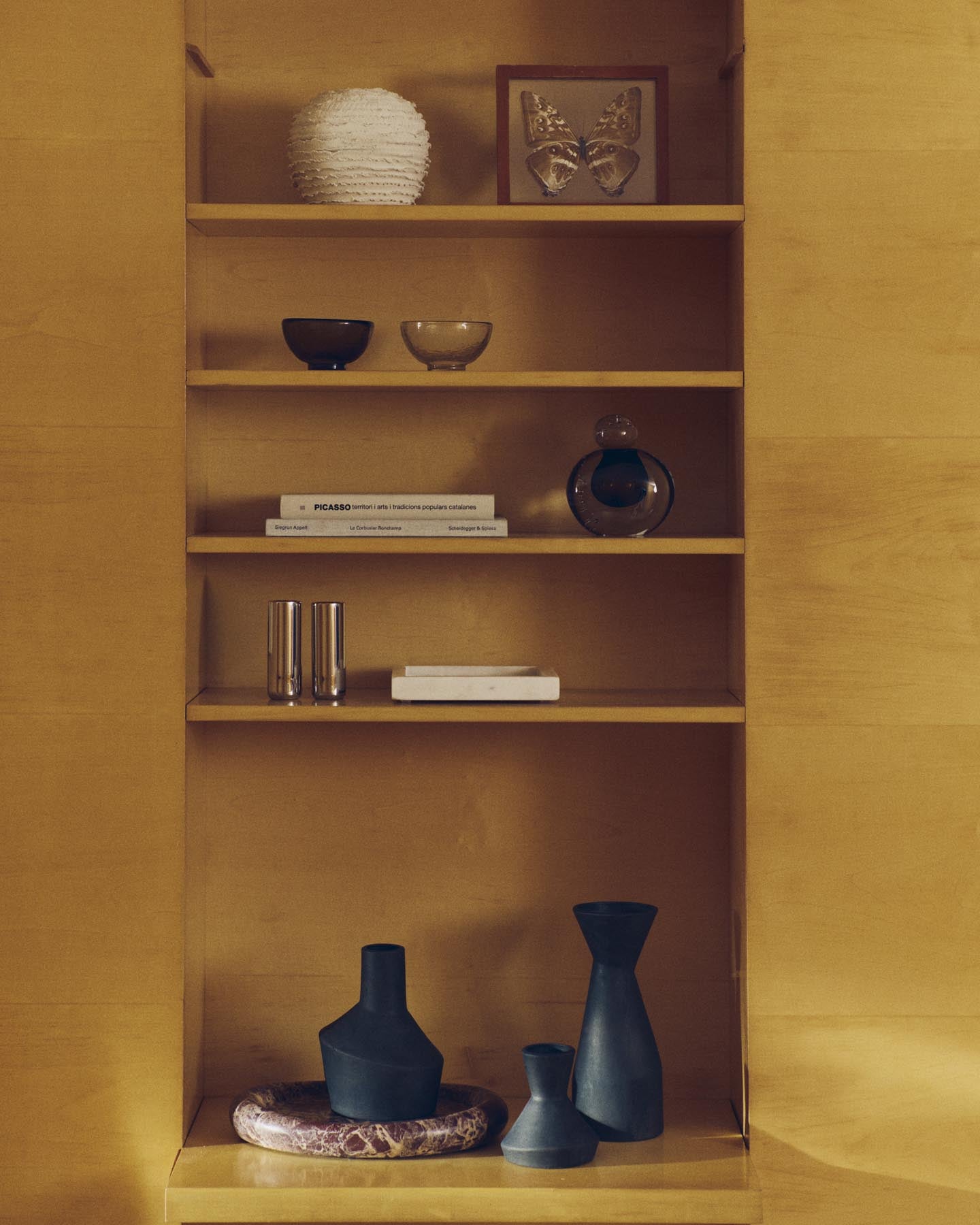 Tablett Lenorel aus weinrotem Marmor 30 x 23 cm in präsentiert im Onlineshop von KAQTU Design AG. Tablett ist von Kave Home