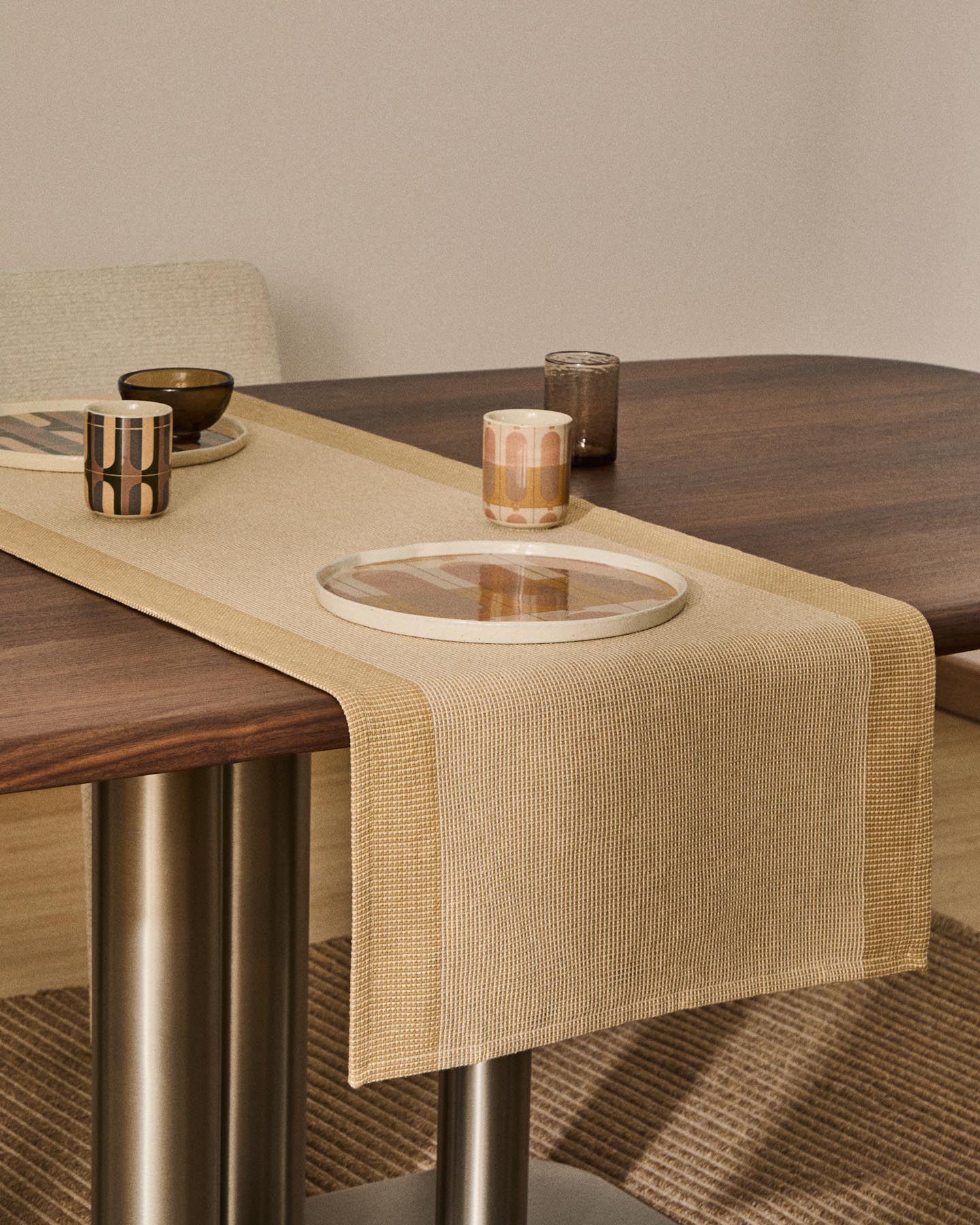 Speiseteller Julnet aus brauner Keramik in Beige präsentiert im Onlineshop von KAQTU Design AG. Teller ist von Kave Home