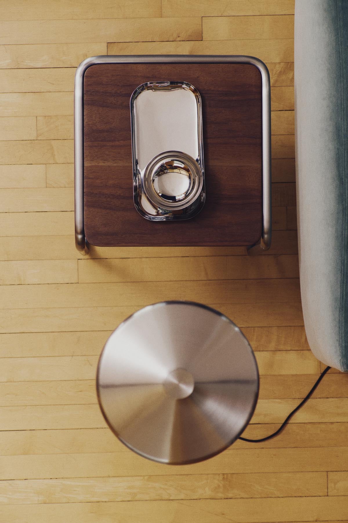 Set Nirela aus 2 Edelstahl-Tabletts in Silber präsentiert im Onlineshop von KAQTU Design AG. Tablett ist von Kave Home