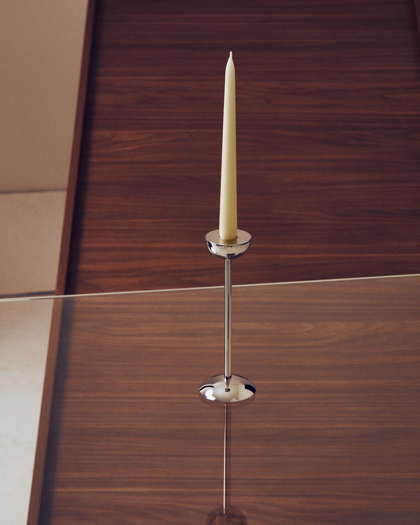 Kerzenhalter Nirela aus Edelstahl, 22 cm in Silber präsentiert im Onlineshop von KAQTU Design AG. Kerzenständer ist von Kave Home