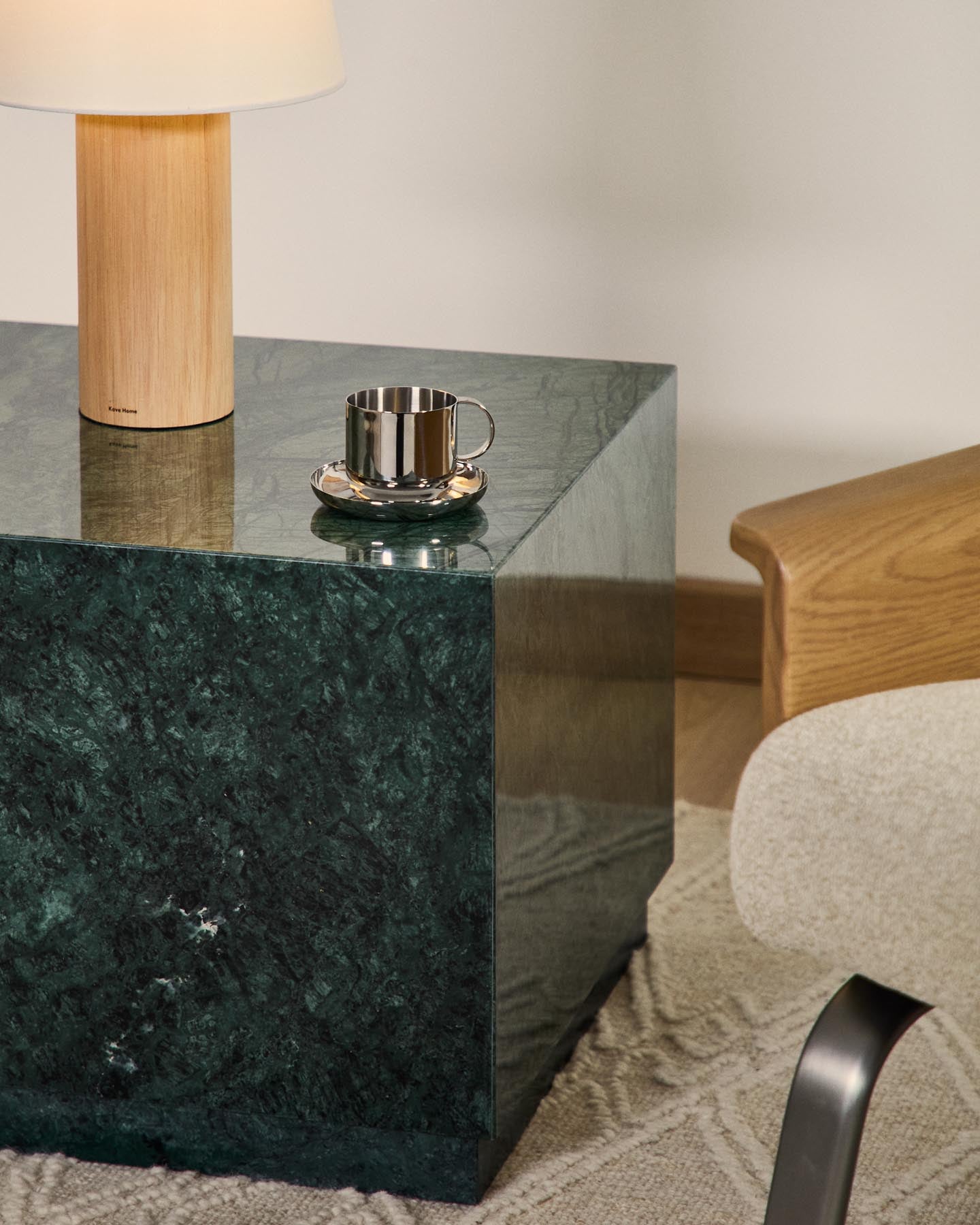 Set Nirela aus 2 Edelstahl-Tassen in Silber präsentiert im Onlineshop von KAQTU Design AG. Tasse ist von Kave Home