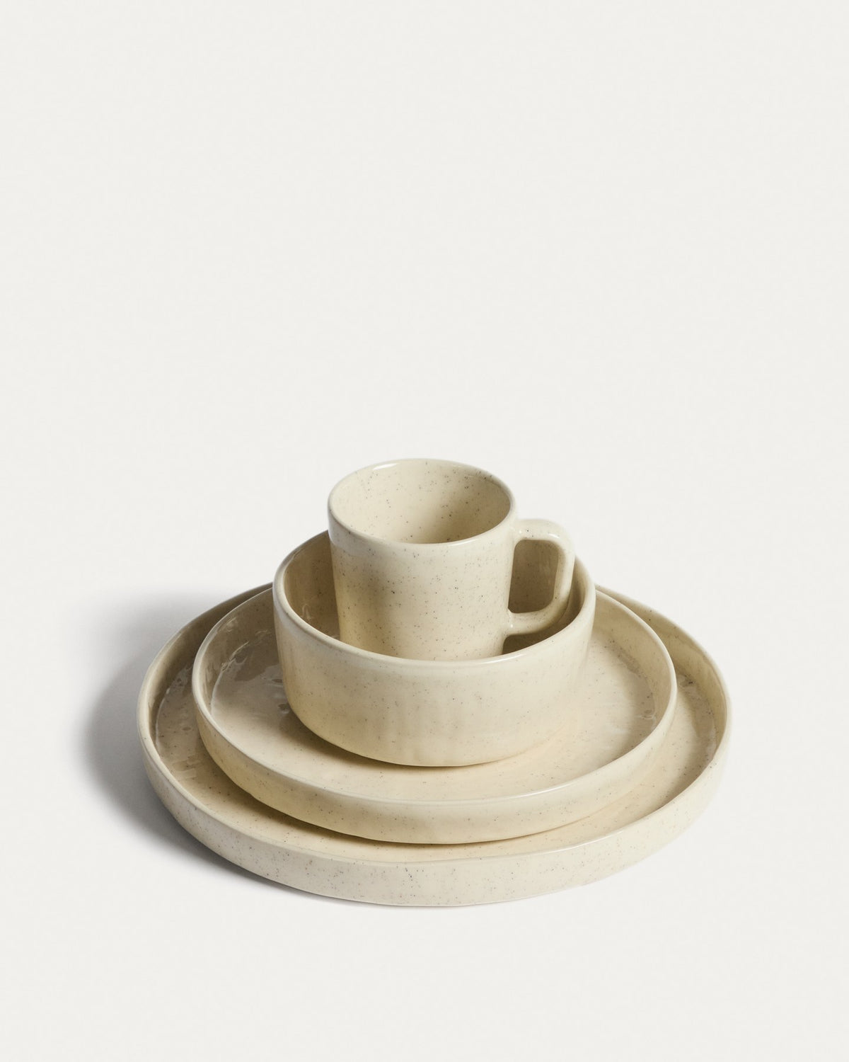 Runde Keramikschale der Serie Daner in écru mit glänzender Oberfläche, Durchmesser 15 cm, Höhe 6.5 cm, Weiss-Beige-Farbverlauf durch reaktive Glasur.