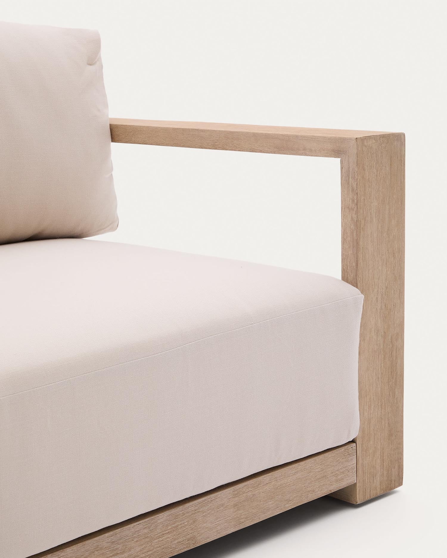 Elegantes 3-Sitzer-Sofa Ambra aus massivem Akazienholz, 249 cm, helles Finish – ideal für stilvolle Wohnräume und entspannte Gartenmomente.