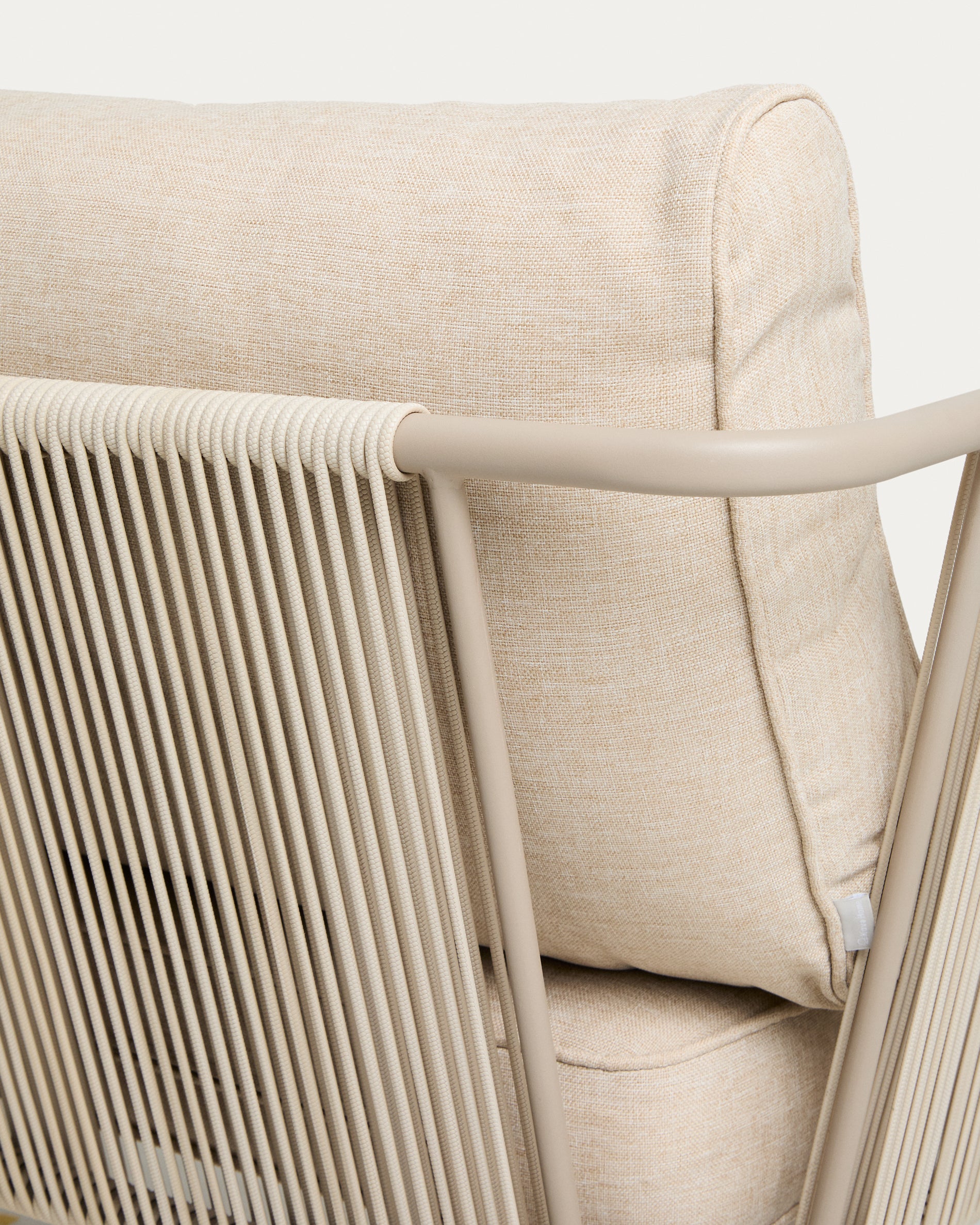 2-Sitzer-Outdoor-Sofa Zivia aus écrufarbenem Seil und taupefarben verzinktem Stahl 178 cm in Beige präsentiert im Onlineshop von KAQTU Design AG. Loungesofa ist von Kave Home