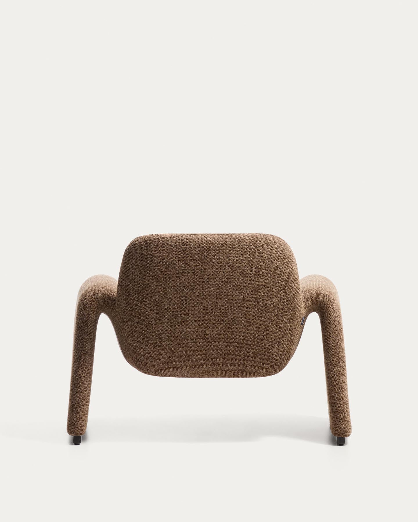Sessel Melvia mit Chenille in Schokoladenbraun in Braun präsentiert im Onlineshop von KAQTU Design AG. Sessel ist von Kave Home