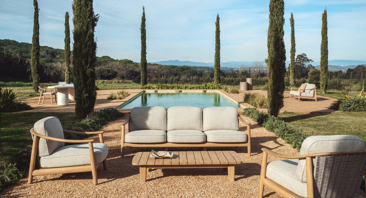 2-Sitzer Outdoor-Sofa Elunda aus massivem Teakholz, FSC 100 %, 149 cm in Beige, Natur, Hellgrau präsentiert im Onlineshop von KAQTU Design AG. Lounge Sofa ist von Kave Home