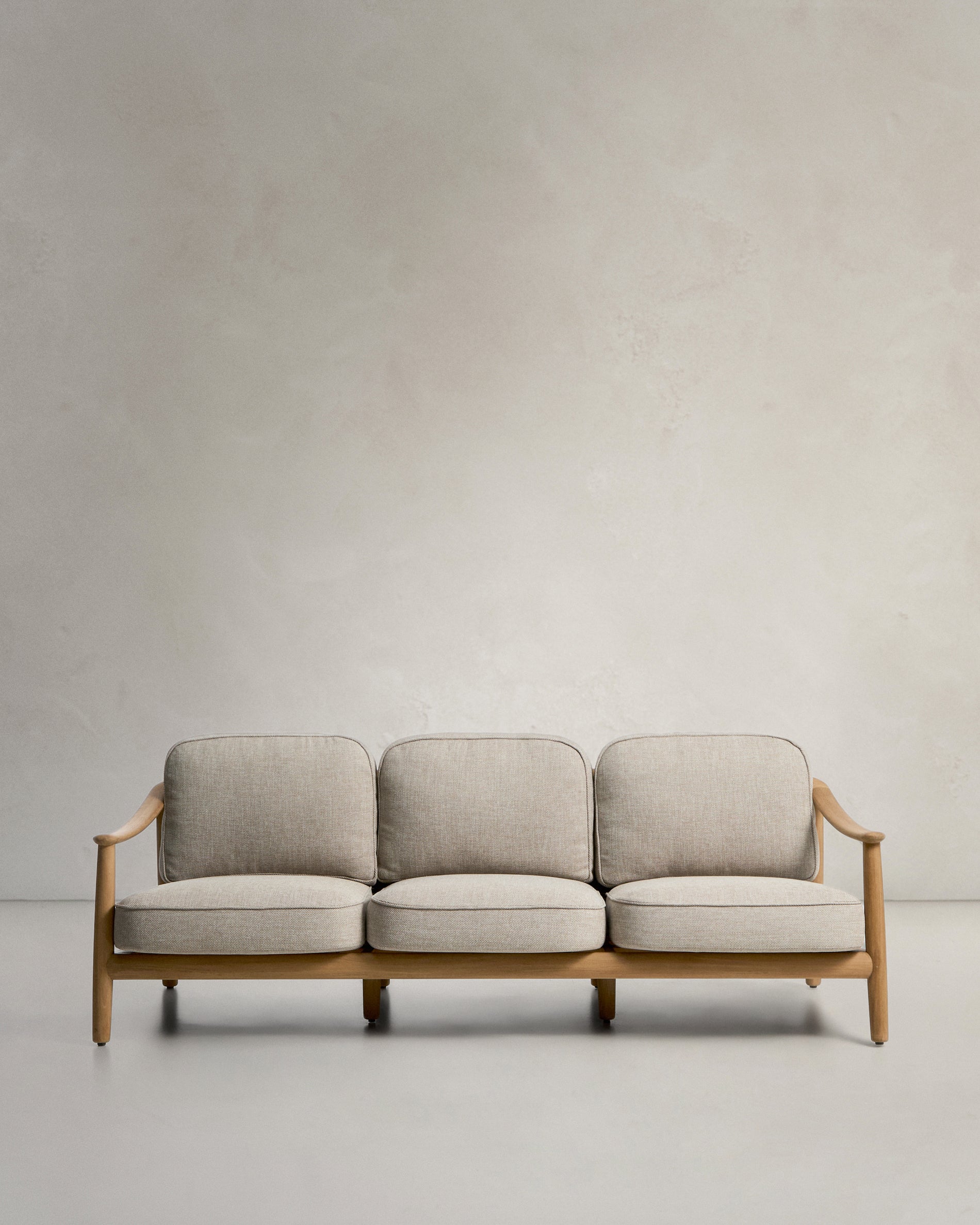 3-Sitzer Outdoor-Sofa Elunda aus massivem Teakholz, FSC 100 %, 215 cm in Natur präsentiert im Onlineshop von KAQTU Design AG. Loungesofa ist von Kave Home