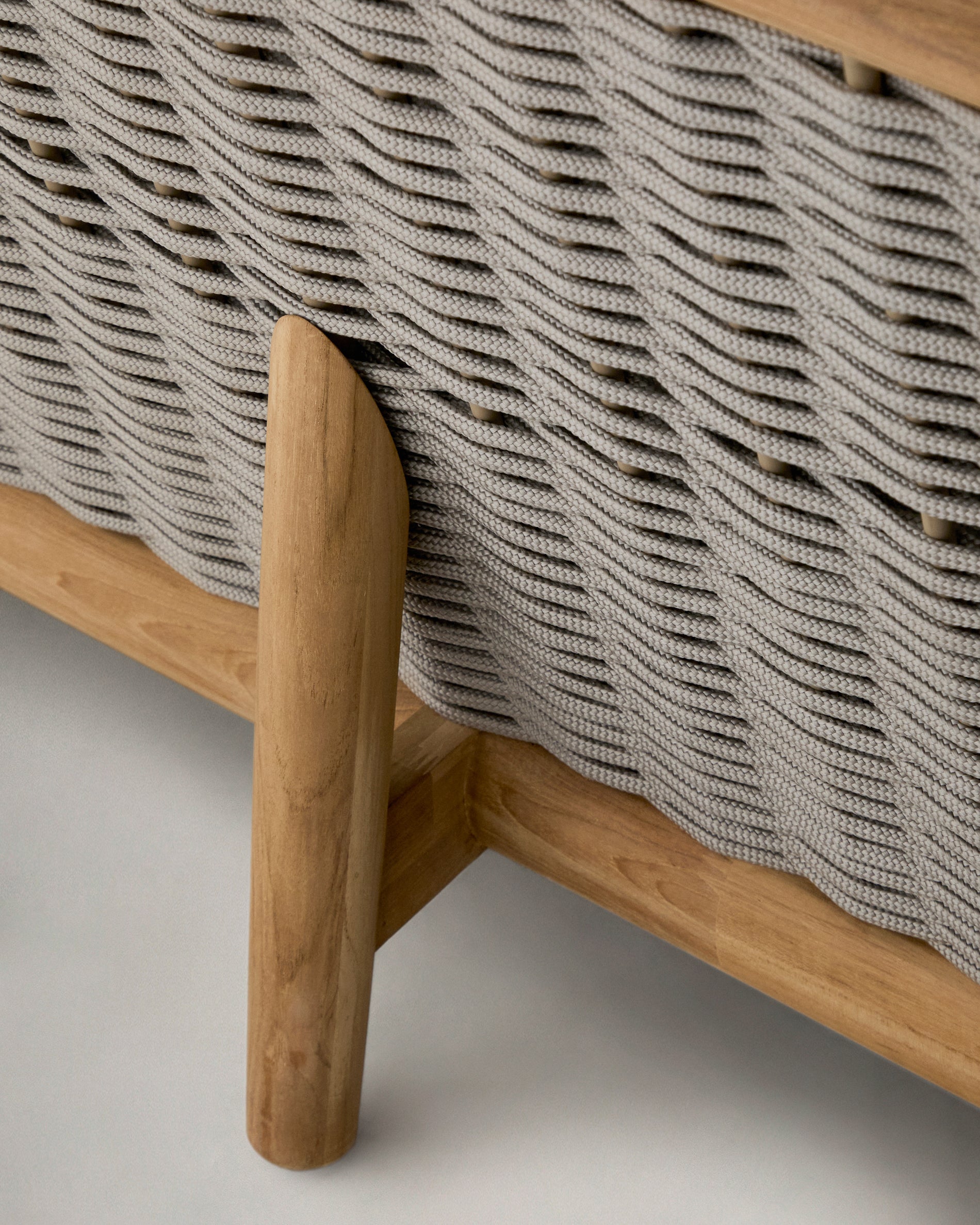 3-Sitzer Outdoor-Sofa Elunda aus massivem Teakholz, FSC 100 %, 215 cm in Natur präsentiert im Onlineshop von KAQTU Design AG. Loungesofa ist von Kave Home