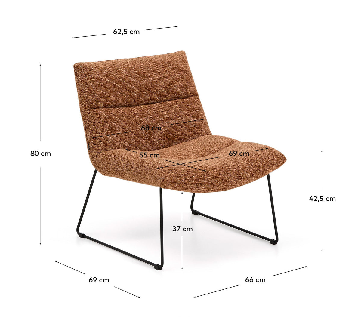 Sessel Asen in terrakottafarbener Chenille mit schwarzen Stahlbeinen FSC 100% in Terrakotta präsentiert im Onlineshop von KAQTU Design AG. Sessel ist von Kave Home