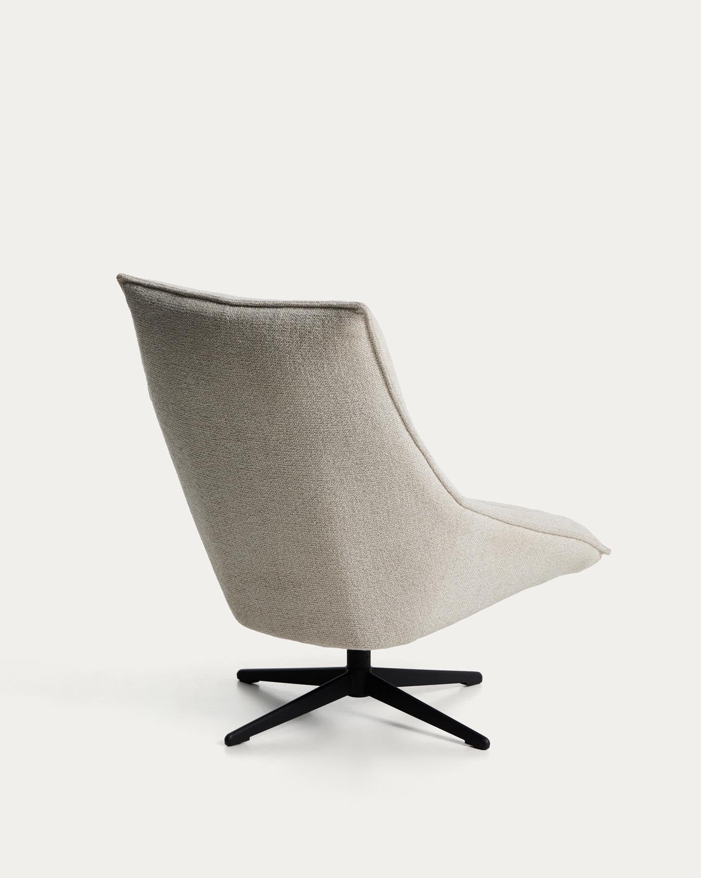 Drehsessel Dirala mit beiger Chenille und schwarz lackiertem Stahl, FSC 100 % in Beige präsentiert im Onlineshop von KAQTU Design AG. Drehsessel ist von Kave Home
