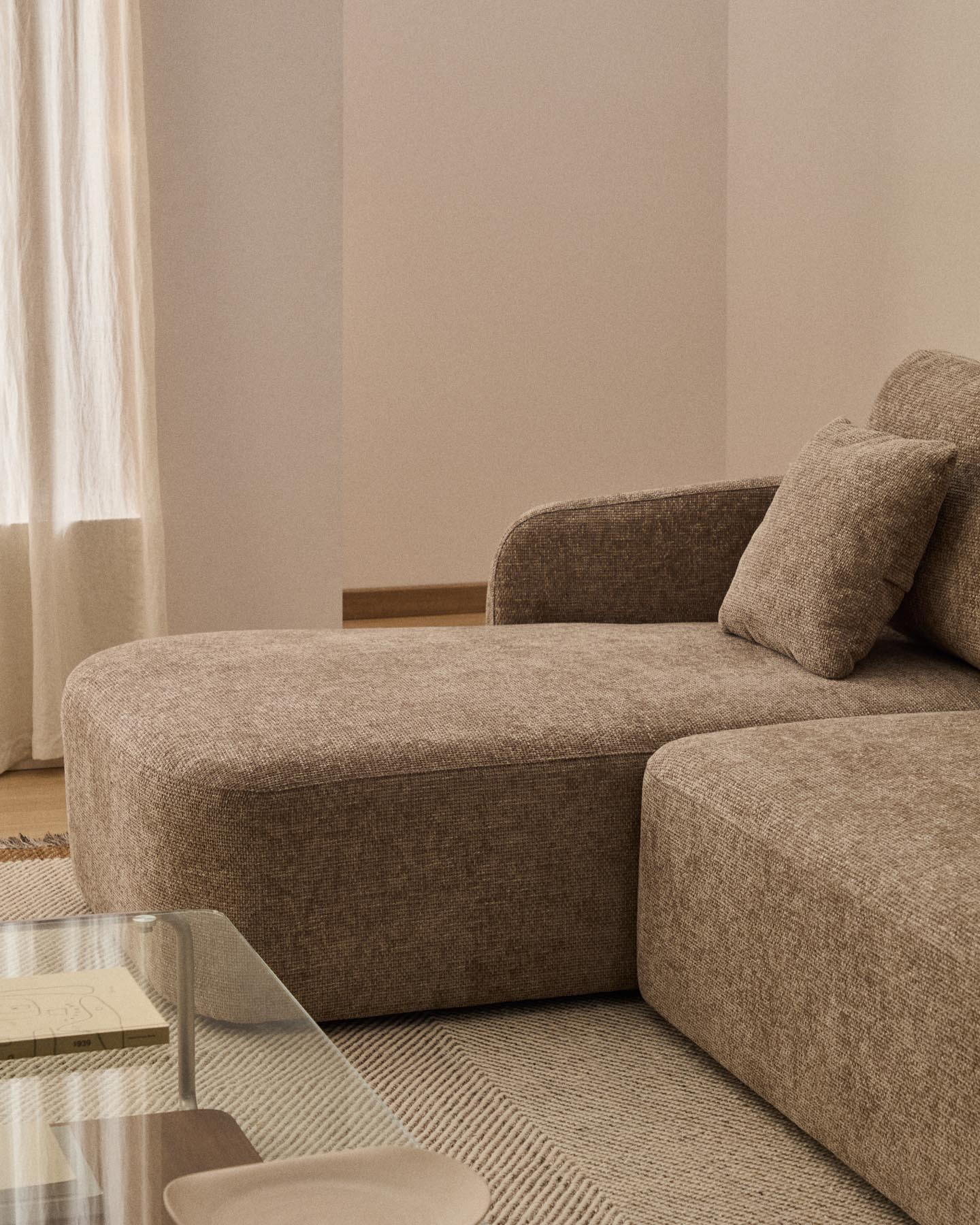 3-Sitzer-Bettsofa Laira in taupefarbener Chenille und Chaiselongue links, 246 cm, FSC Mix Credit in Taupe präsentiert im Onlineshop von KAQTU Design AG. Bettsofa ist von Kave Home