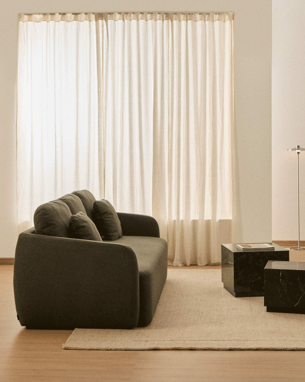 3-Sitzer-Bettsofa Laira in dunkelgrüner Chenille, 218 cm, FSC Mix Credit in Dunkelgrün präsentiert im Onlineshop von KAQTU Design AG. Bettsofa ist von Kave Home