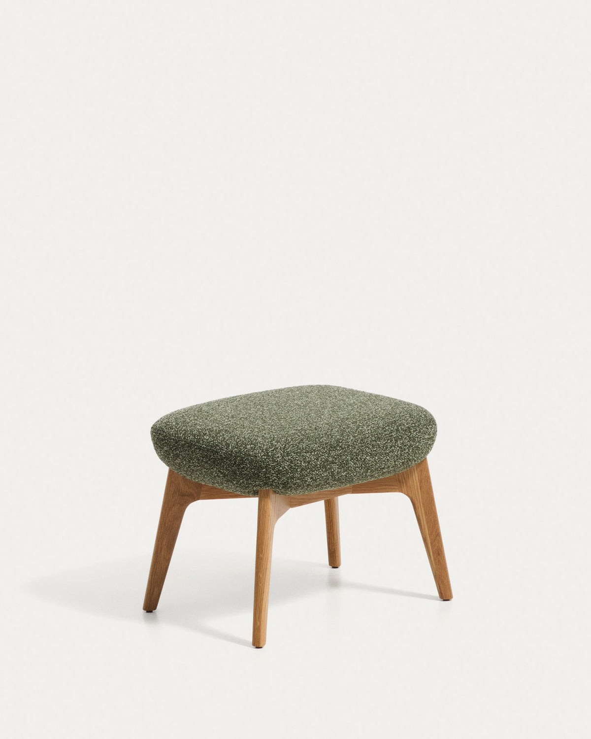 Fussablage Adiran von Kave Home, Ottoman mit dunkelgrünem Chenille-Bezug und Beinen aus massivem Eichenholz mit natürlichem Finish.