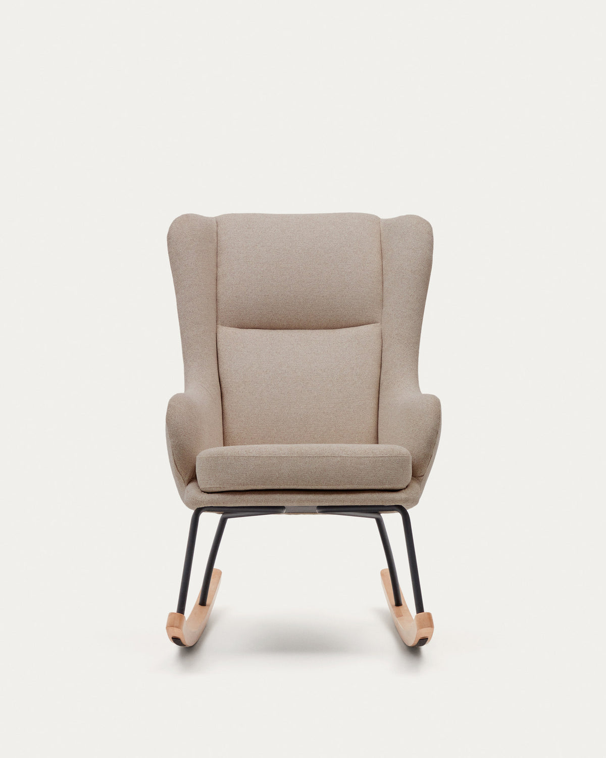 Maustin Schaukelstuhl mit Chenille in Beige und Gestell aus Stahl und Buchenholz in Beige, Natur, Schwarz präsentiert im Onlineshop von KAQTU Design AG. Schaukelstuhl ist von Kave Home