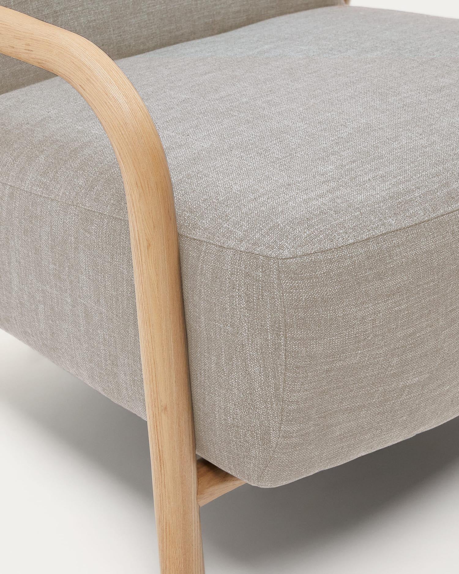 Sessel Sylo in Beige: Elegantes, FSC-zertifiziertes Eschenholz, atmungsaktive Baumwollpolsterung für höchsten Komfort und zeitloses Wohndesign.