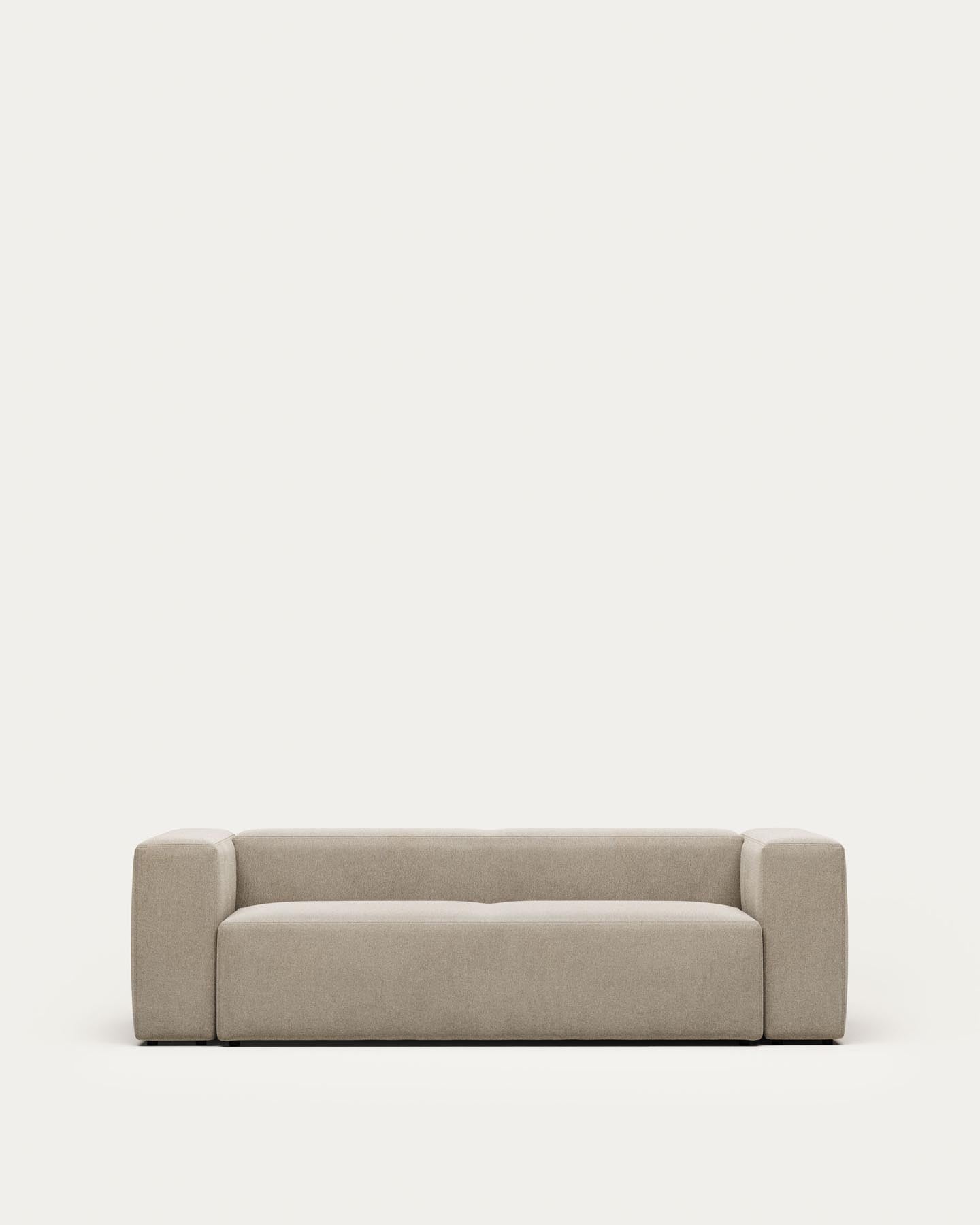 3-Sitzer-Sofa Blok, schwer entflammbar mit beiger Chenille, 240 cm in Beige präsentiert im Onlineshop von KAQTU Design AG. 3er Sofa ist von Kave Home