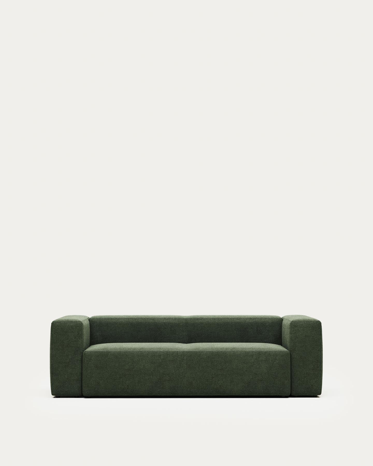 3-Sitzer-Sofa Blok, schwer entflammbar mit grüner Chenille, 240 cm in Grün präsentiert im Onlineshop von KAQTU Design AG. 3er Sofa ist von Kave Home