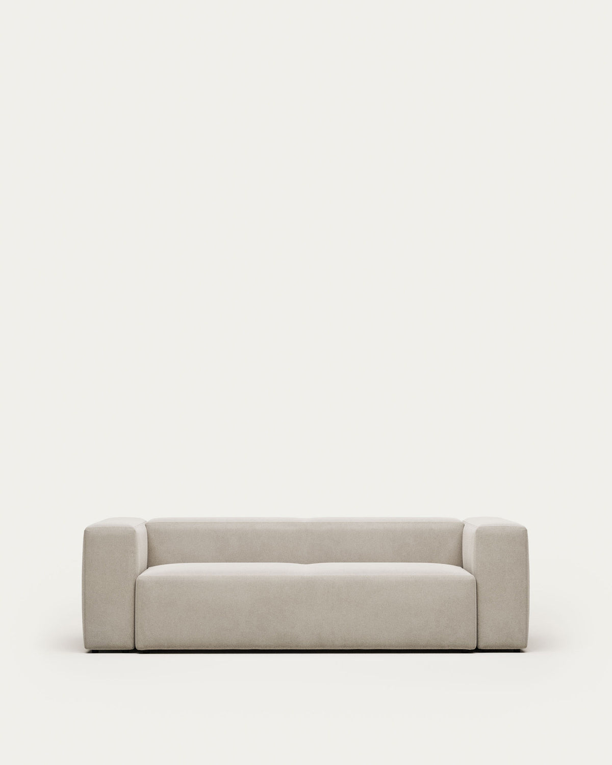 3-Sitzer-Sofa Blok, schwer entflammbar mit weisser Chenille, 240 cm in Weiss präsentiert im Onlineshop von KAQTU Design AG. 3er Sofa ist von Kave Home