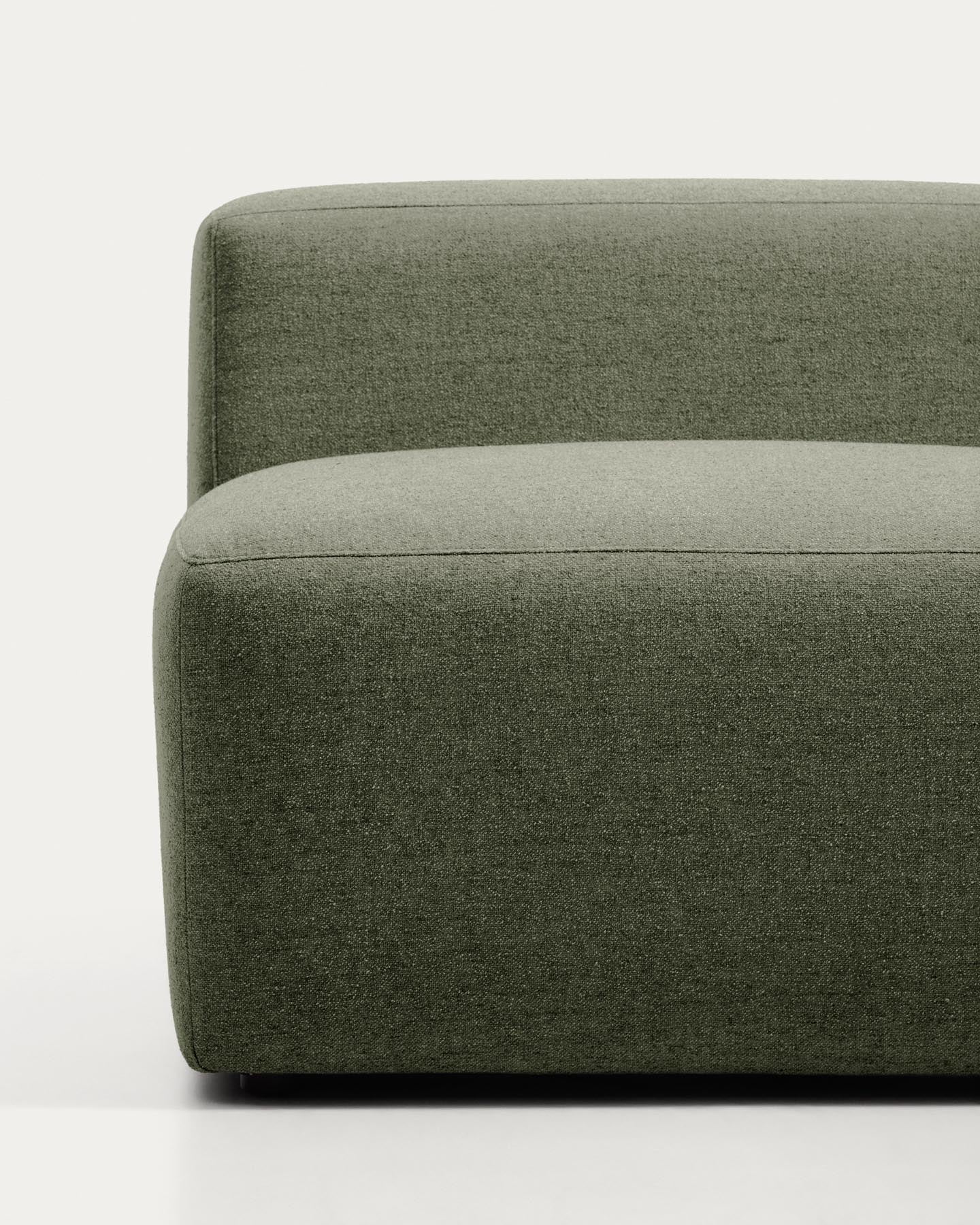 3-Sitzer-Sofa Blok mit Randmodul rechts in moosgrüner Chenille, 325 cm, FSC Mix Credit in Grün präsentiert im Onlineshop von KAQTU Design AG. 3er Sofa ist von Kave Home