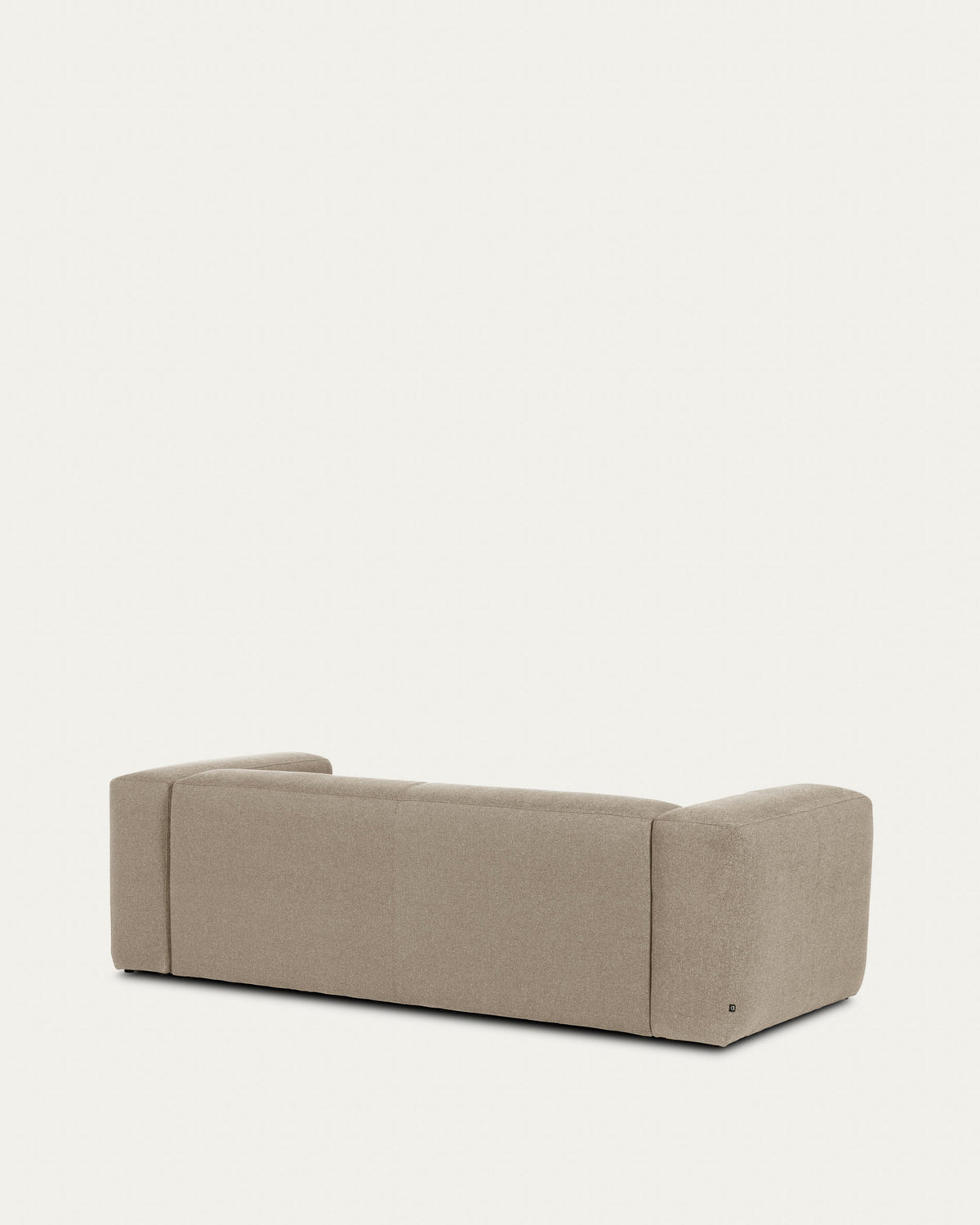 2-Sitzer-Sofa Blok mit beiger Chenille 210 cm FSC Mix Credit in Beige präsentiert im Onlineshop von KAQTU Design AG. 2er Sofa ist von Kave Home