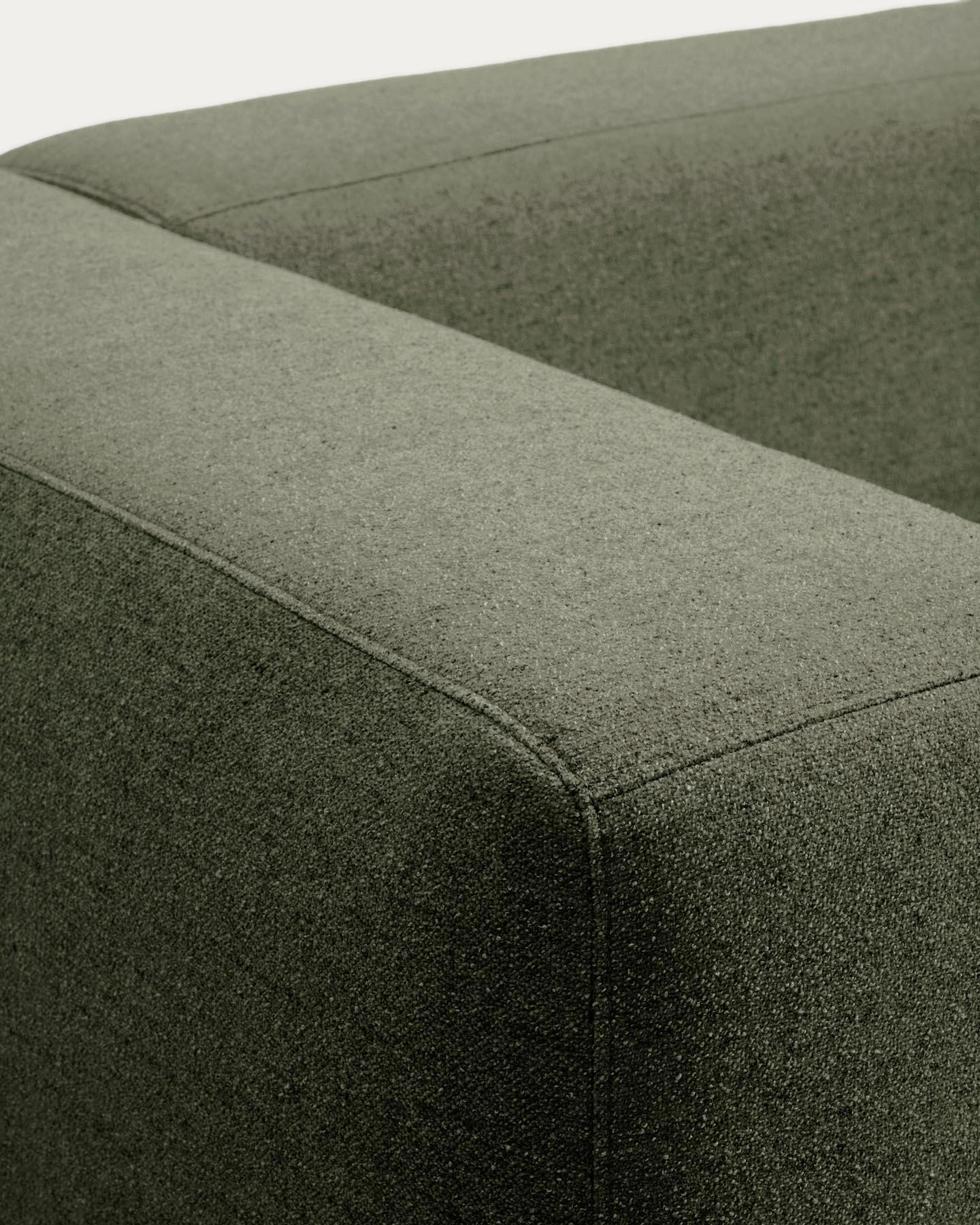 2-Sitzer-Sofa Blok in moosgrüner Chenille, 210 cm, FSC Mix Credit in Grün präsentiert im Onlineshop von KAQTU Design AG. 2er Sofa ist von Kave Home