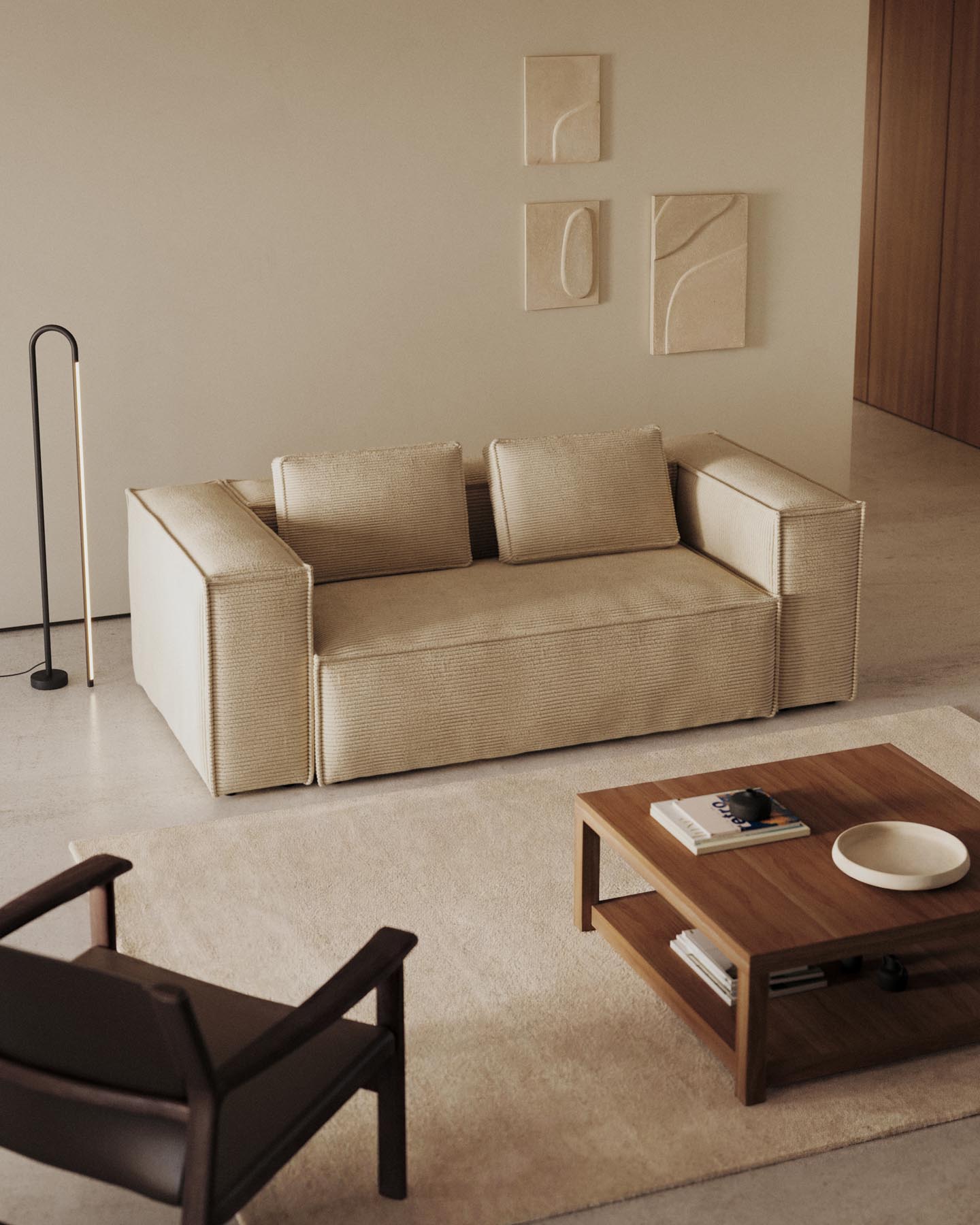 2-Sitzer-Sofa Blok schwer entflammbar mit dickem Cord in Ecru 210 cm FSC Mix Credit in Ecru präsentiert im Onlineshop von KAQTU Design AG. 2er Sofa ist von Kave Home
