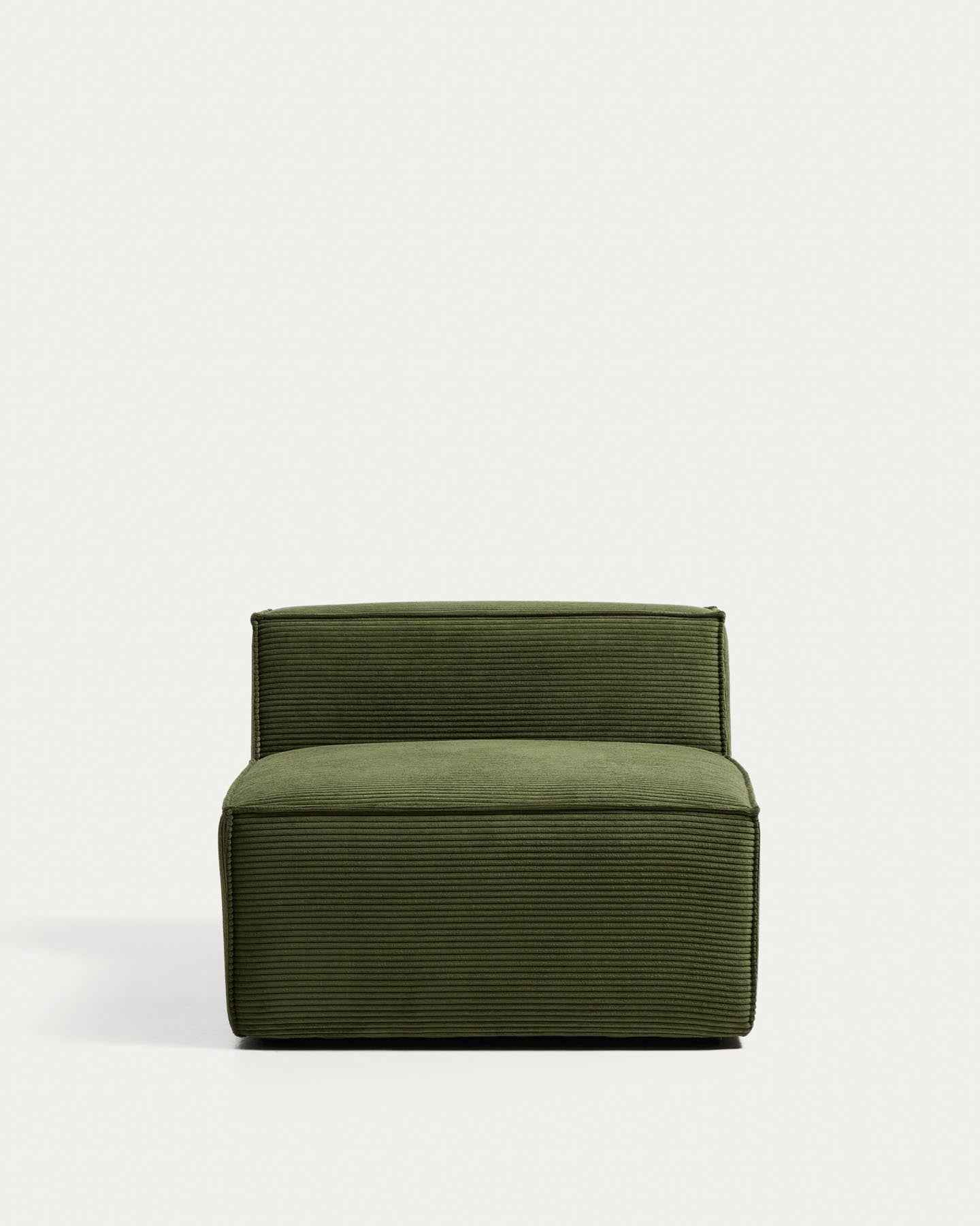 Sessel Blok mit grobem grünem Cord 90 cm FSC Mix Credit in Grün präsentiert im Onlineshop von KAQTU Design AG. Pouf ist von Kave Home