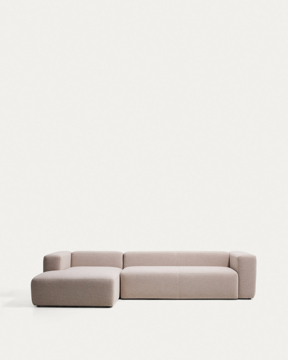 4-Sitzer-Sofa Blok mit Chaiselongue links in beiger Chenille, 330 cm, FSC Mix Credit in Beige präsentiert im Onlineshop von KAQTU Design AG. L-Sofa links ist von Kave Home