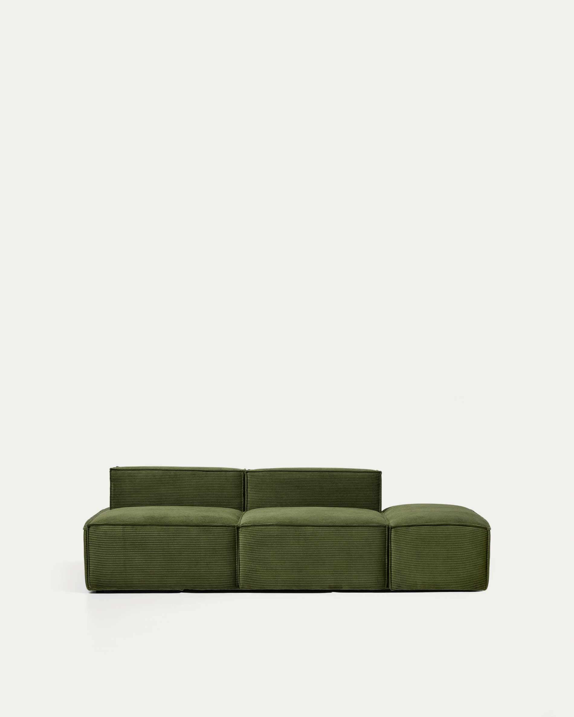 3-Sitzer-Sofa Blok mit Pouf-Randmodul in grobem grünem Cord, 240 cm, FSC Mix Credit in Grün präsentiert im Onlineshop von KAQTU Design AG. 3er Sofa ist von Kave Home