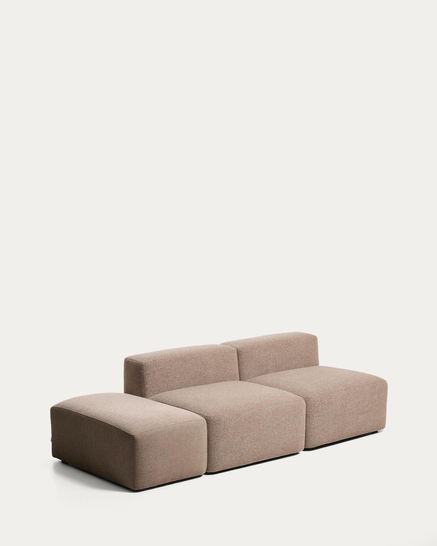 3-Sitzer-Sofa Blok mit Pouf-Randmodul in brauner Chenille, 240 cm, FSC Mix Credit in Taupe präsentiert im Onlineshop von KAQTU Design AG. 3er Sofa ist von Kave Home