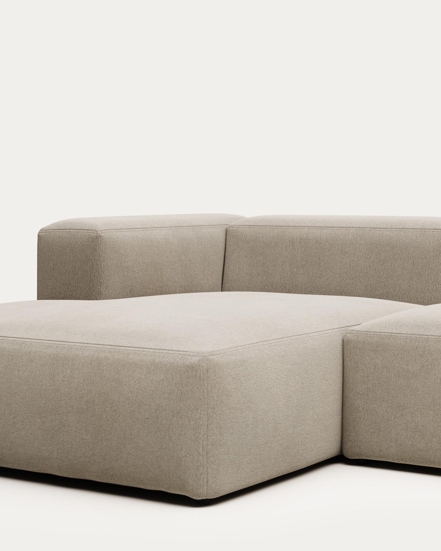 2-Sitzer-Sofa Blok mit Chaiselongue links, schwer entflammbar mit beiger Chenille, 240 cm in Beige präsentiert im Onlineshop von KAQTU Design AG. 2er Sofa ist von Kave Home