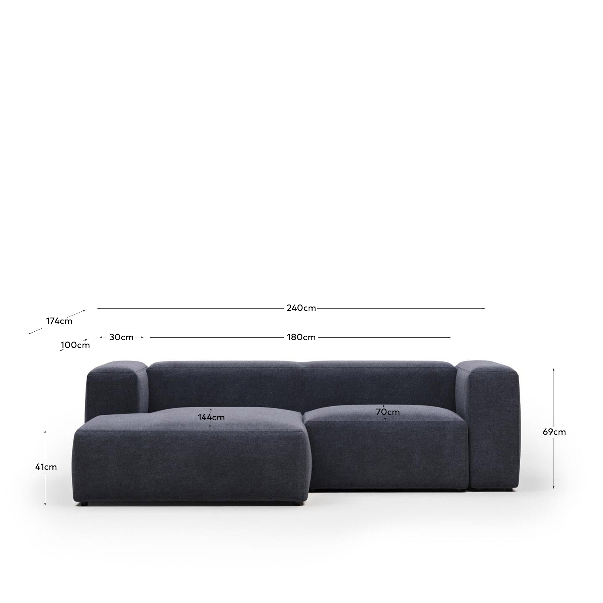 2-Sitzer-Sofa Blok mit Chaiselongue links, schwer entflammbar mit blauer Chenille, 240 cm in Blau präsentiert im Onlineshop von KAQTU Design AG. 2er Sofa ist von Kave Home