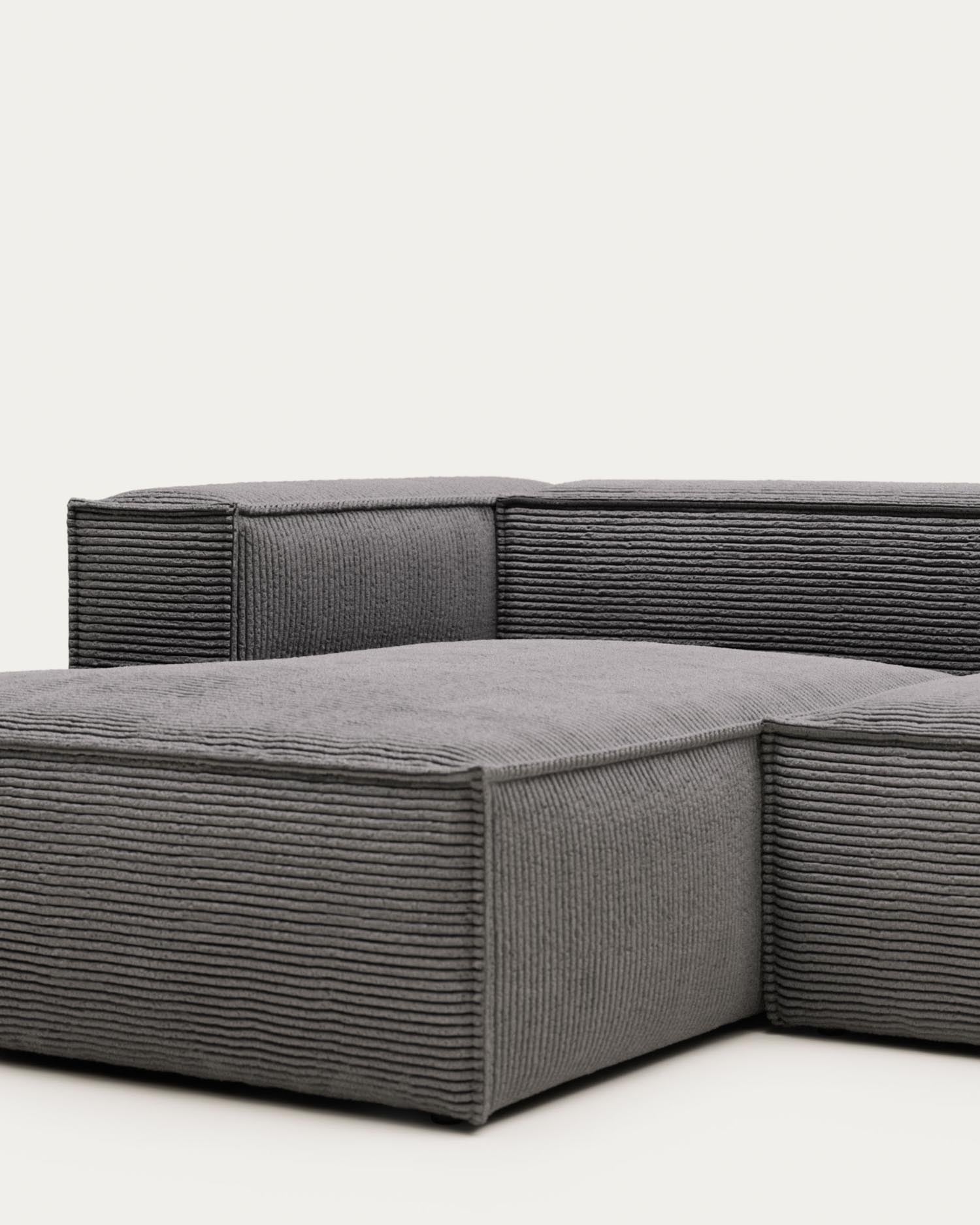 Stylisches 2-Sitzer-Sofa mit linker Chaiselongue, breitem grauem Cord, 240 cm, umweltfreundlich und komfortabel – ideal für Ihr Wohnzimmer.